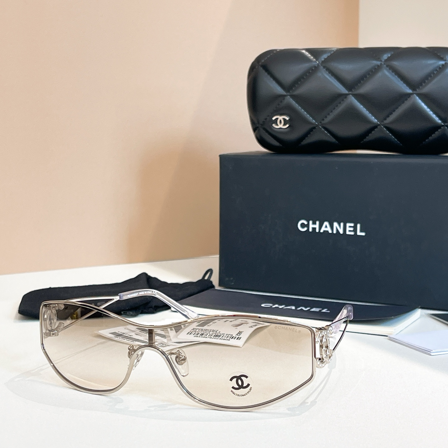 Chanel 香奈儿墨镜