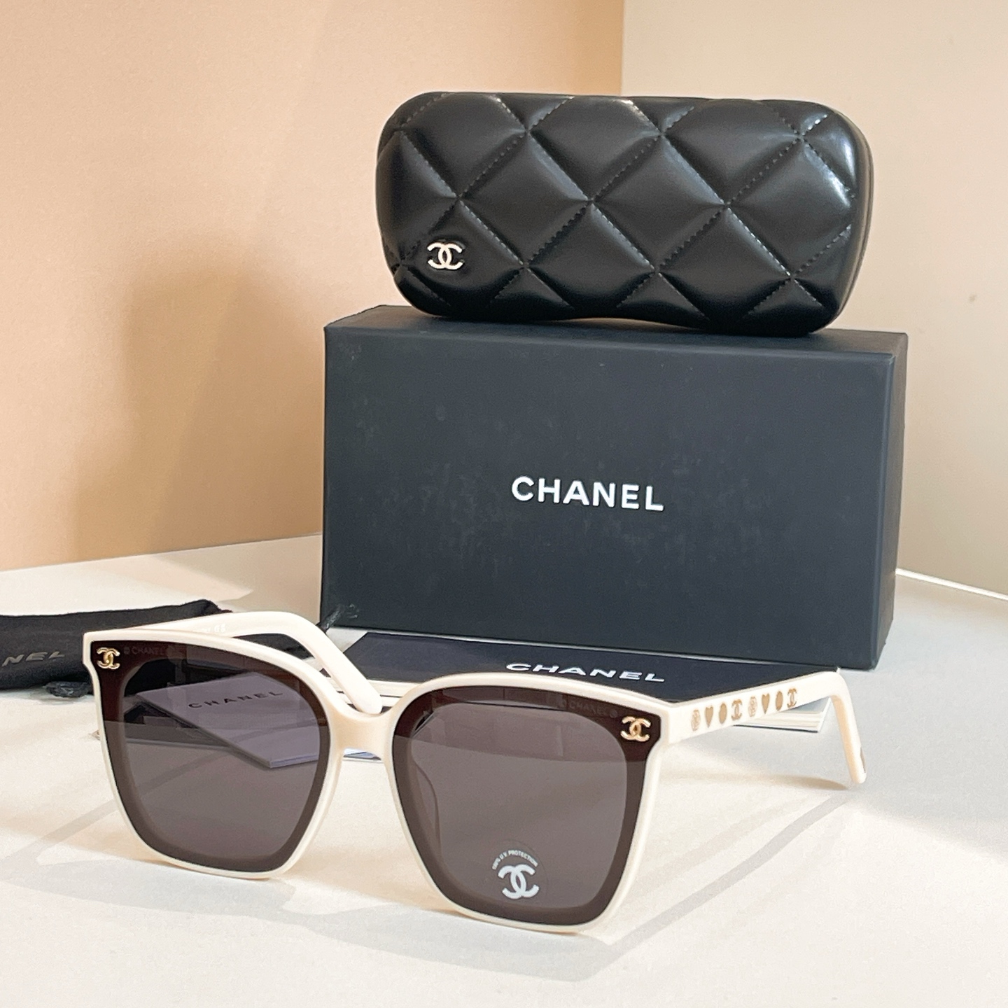 Chanel 香奈儿墨镜
