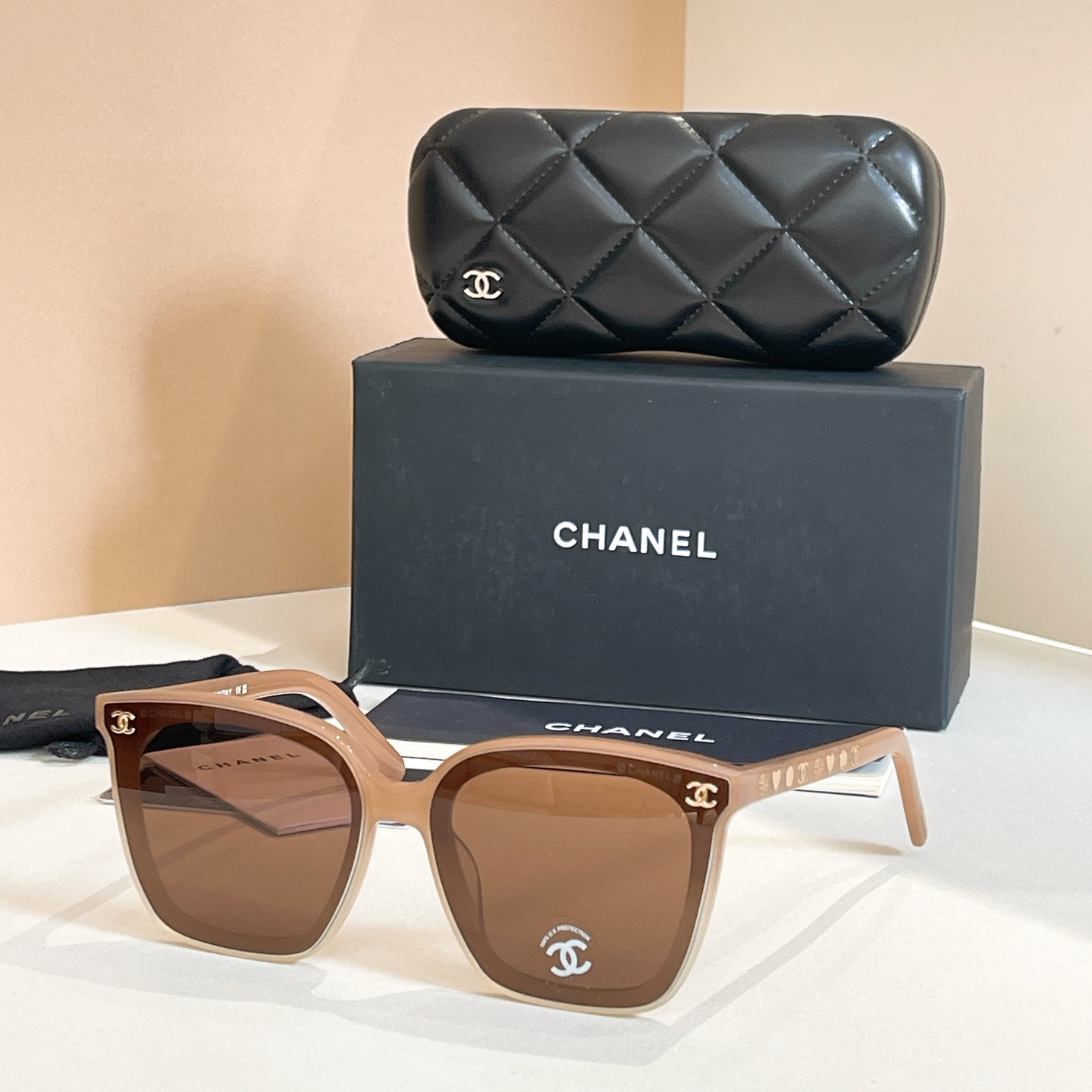Chanel 香奈儿墨镜
