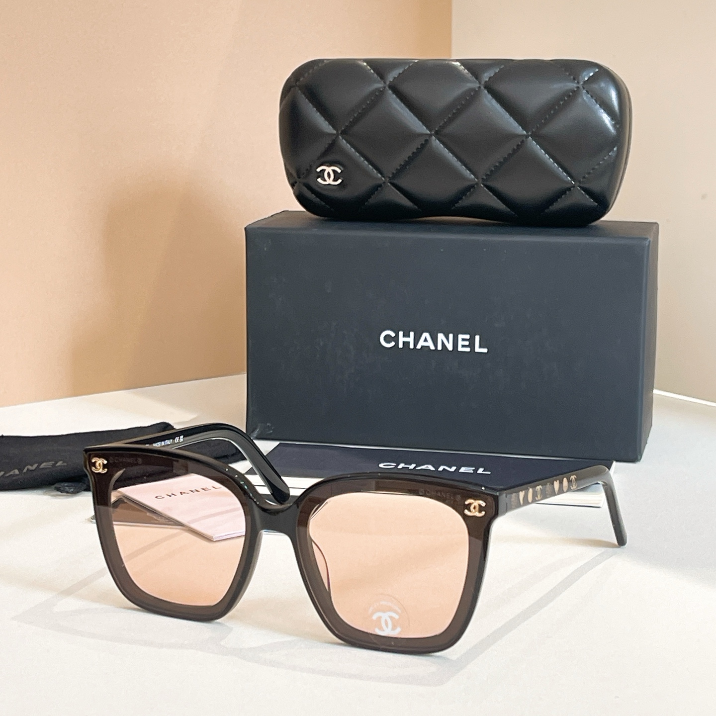 Chanel 香奈儿墨镜