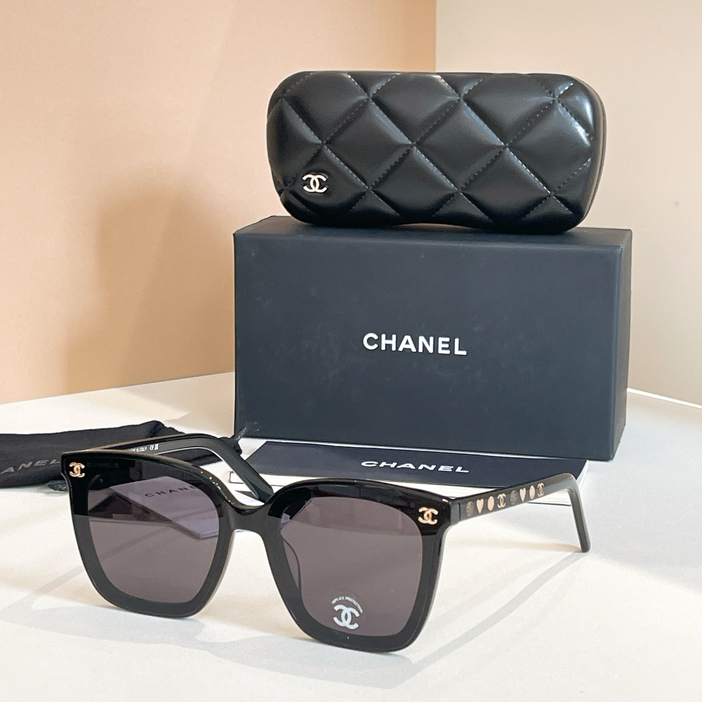 Chanel 香奈儿墨镜