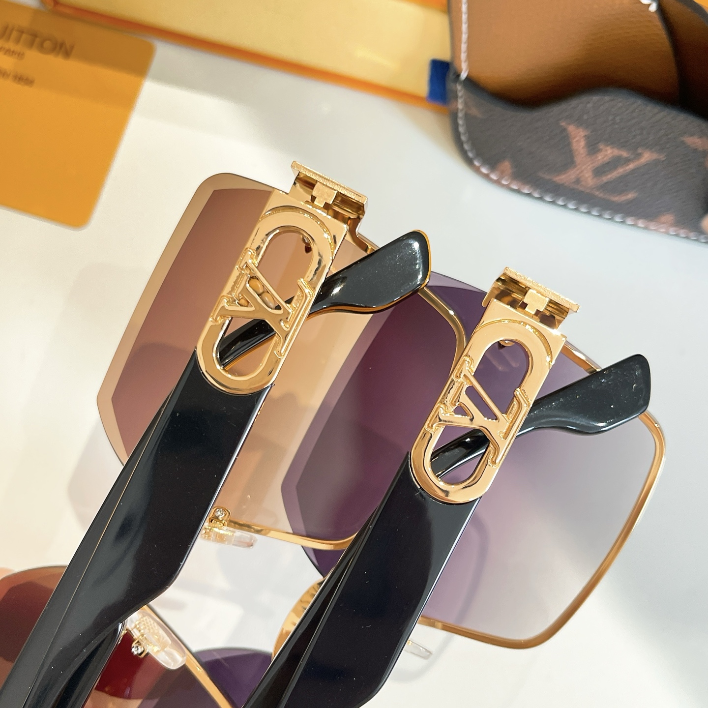 Louis Vuitton LOUIS VUITTON太阳眼镜