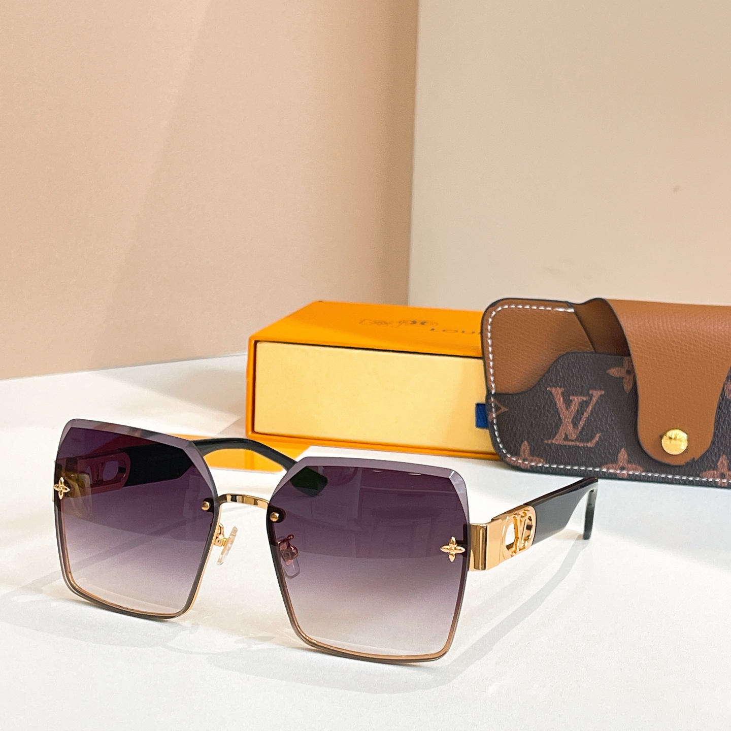 Louis Vuitton LOUIS VUITTON太阳眼镜