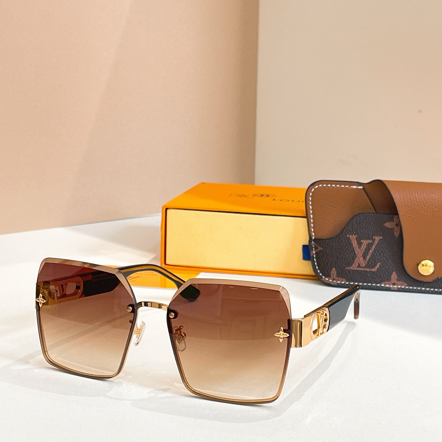Louis Vuitton LOUIS VUITTON太阳眼镜