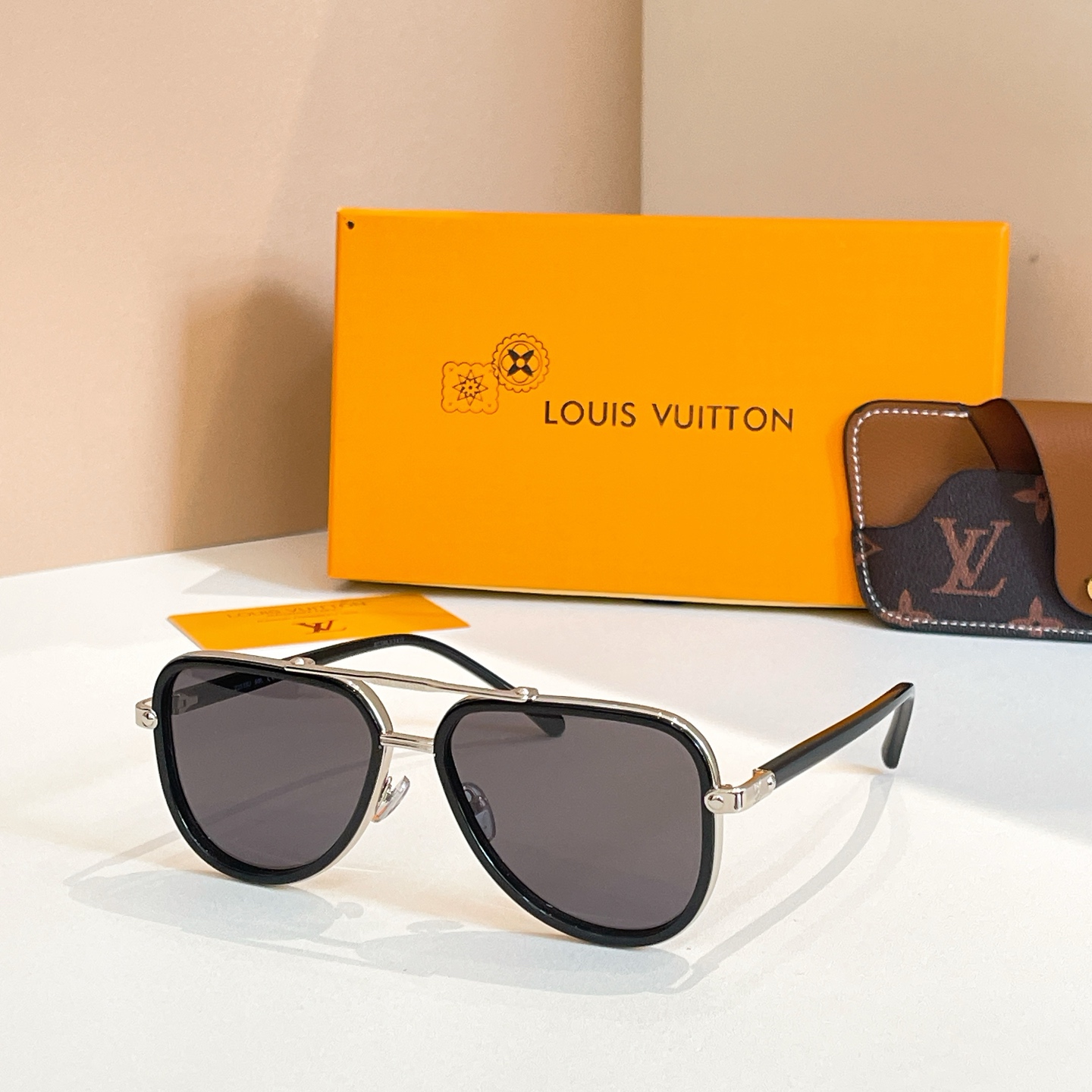 LOUIS VUITTO*✨✨✨MODEL：Z2515U ✨✨✨ SIZE：53口22-145✨✨✨