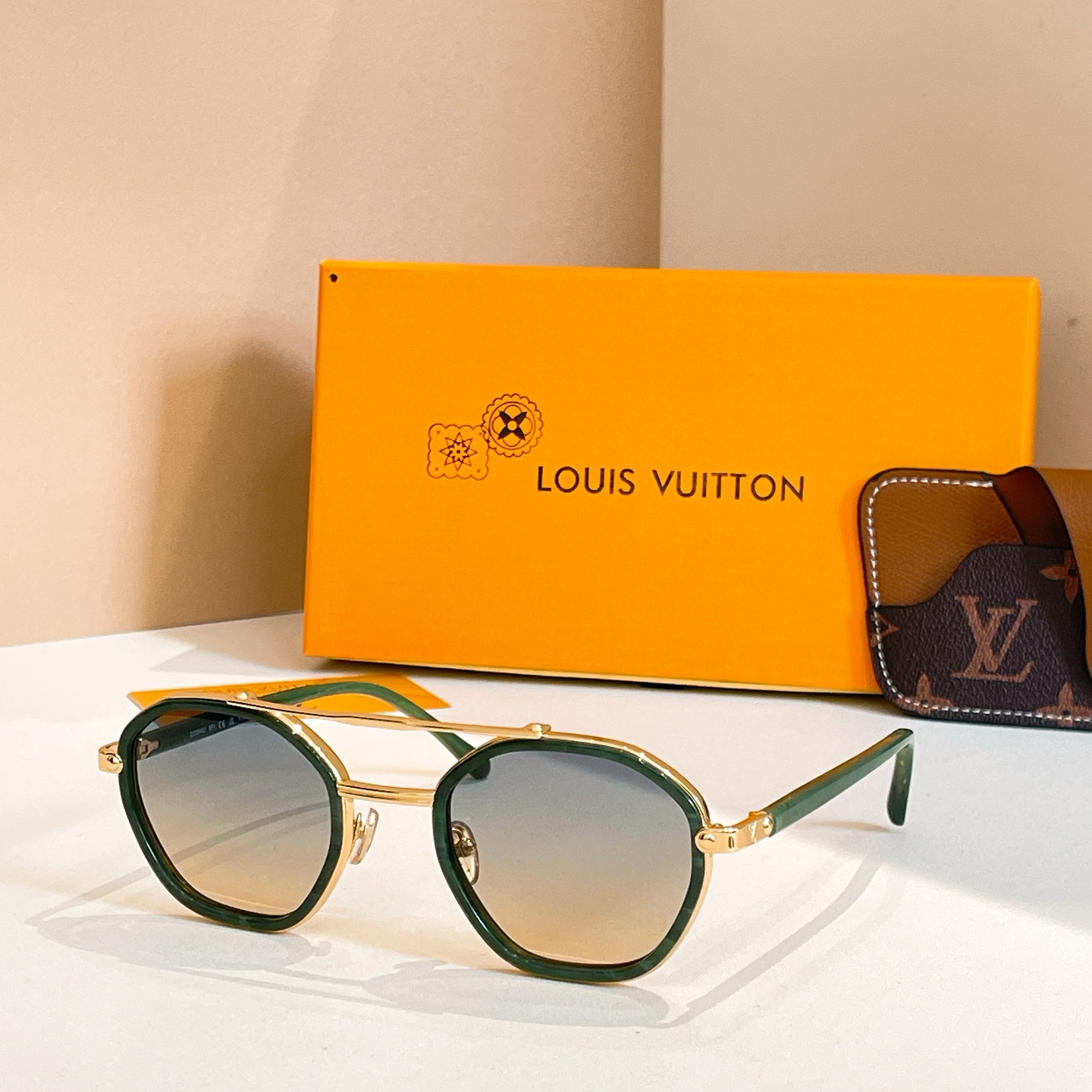 LOUIS VUITTO*✨✨✨MODEL：Z2356U ✨✨✨ SIZE：53口22-145✨✨✨