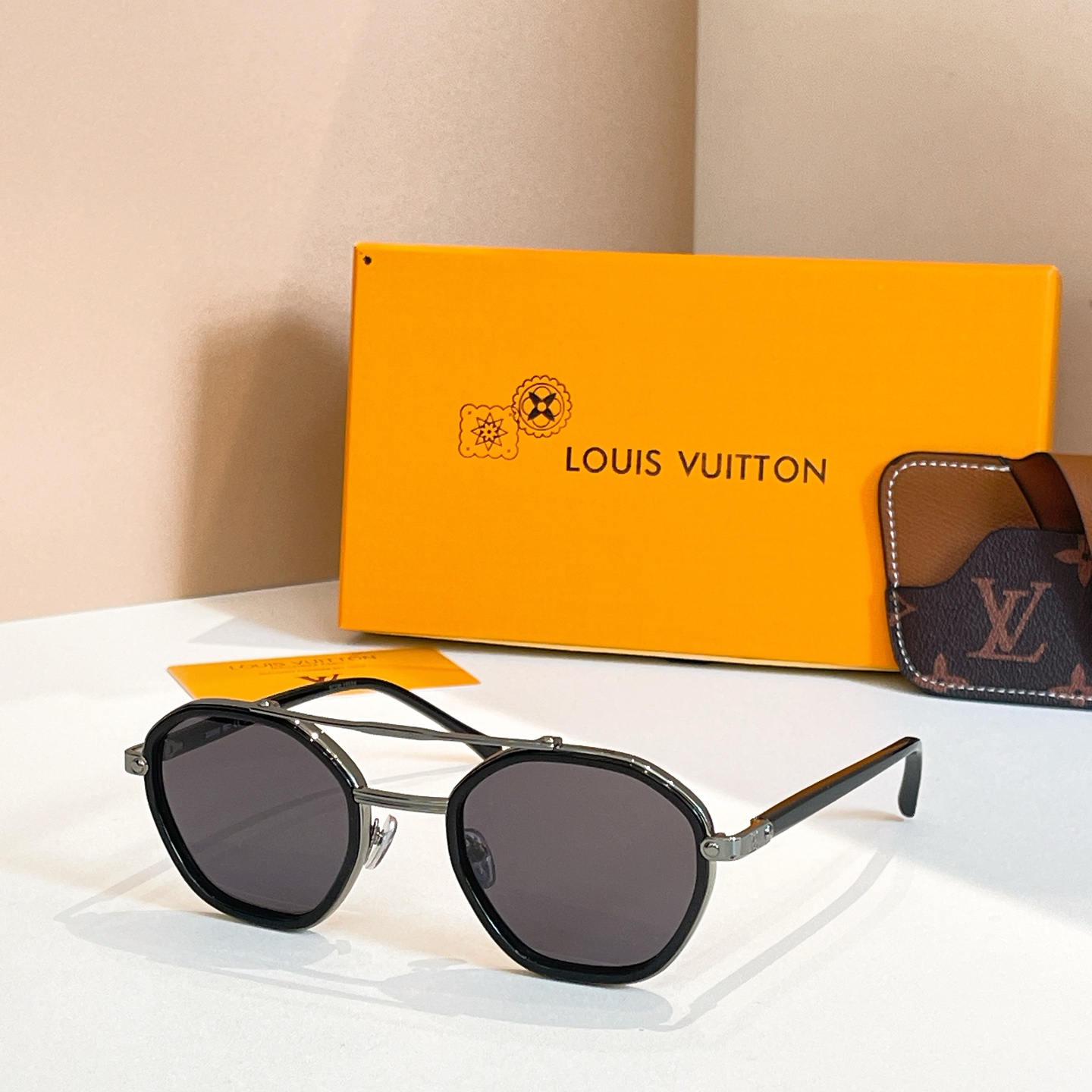 LOUIS VUITTO*✨✨✨MODEL：Z2356U ✨✨✨ SIZE：53口22-145✨✨✨