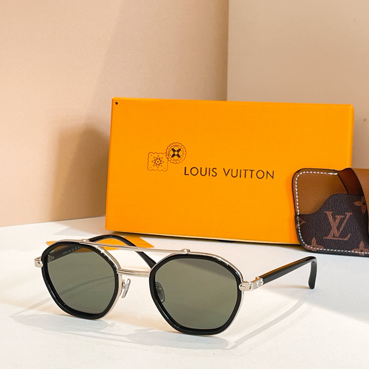 LOUIS VUITTO*✨✨✨MODEL：Z2356U ✨✨✨ SIZE：53口22-145✨✨✨
