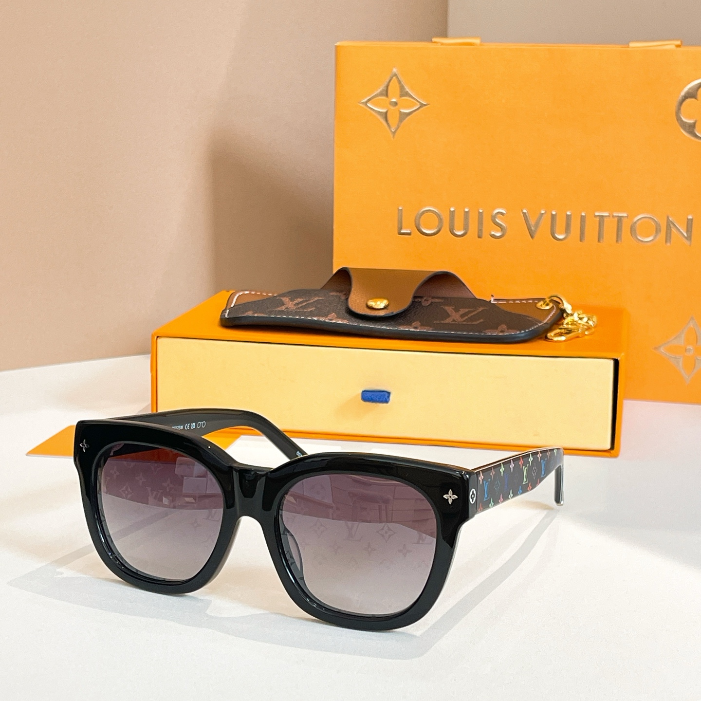 Louis Vuitton LOUIS VUITTON太阳眼镜