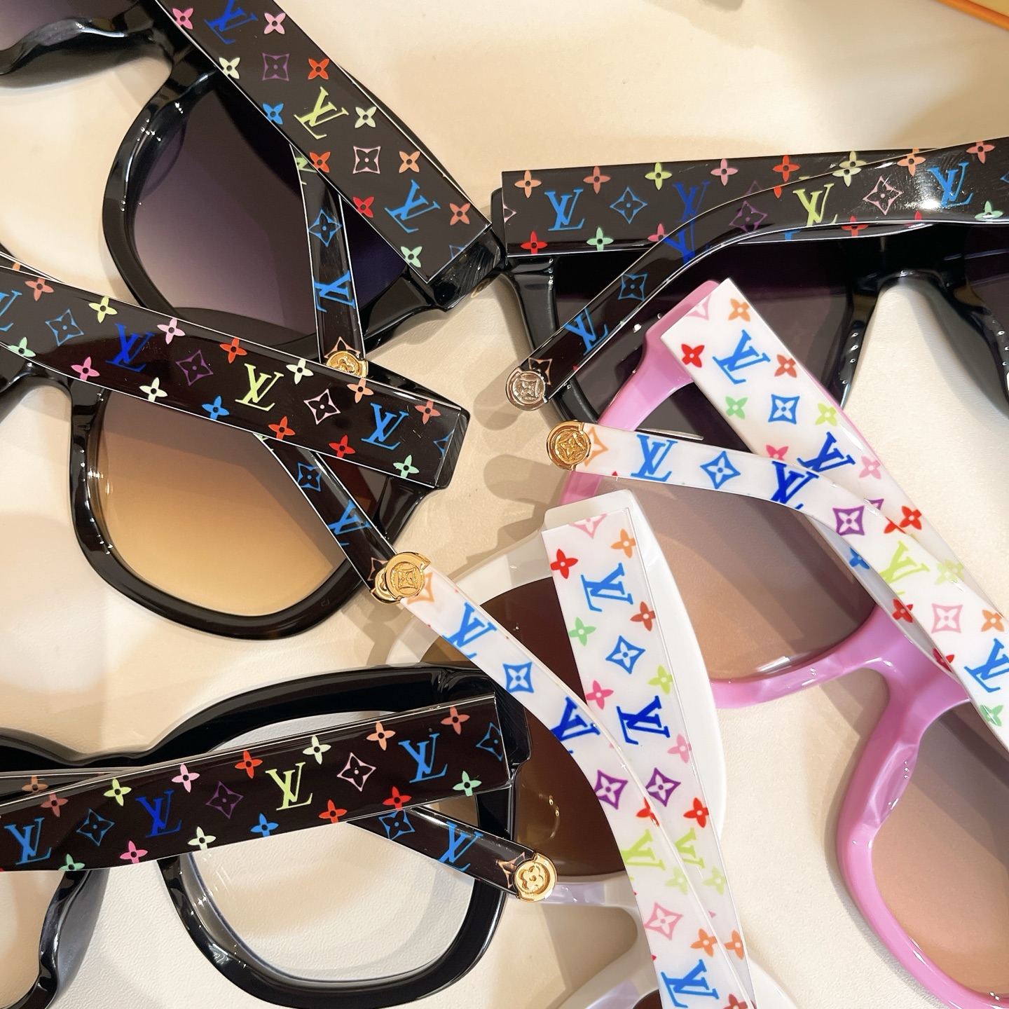 Louis Vuitton LOUIS VUITTON太阳眼镜