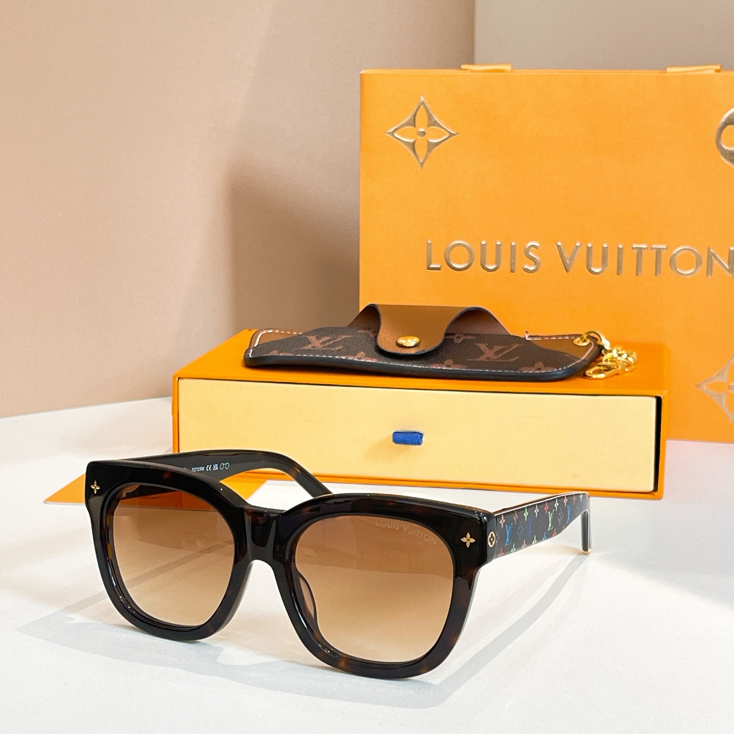 Louis Vuitton LOUIS VUITTON太阳眼镜