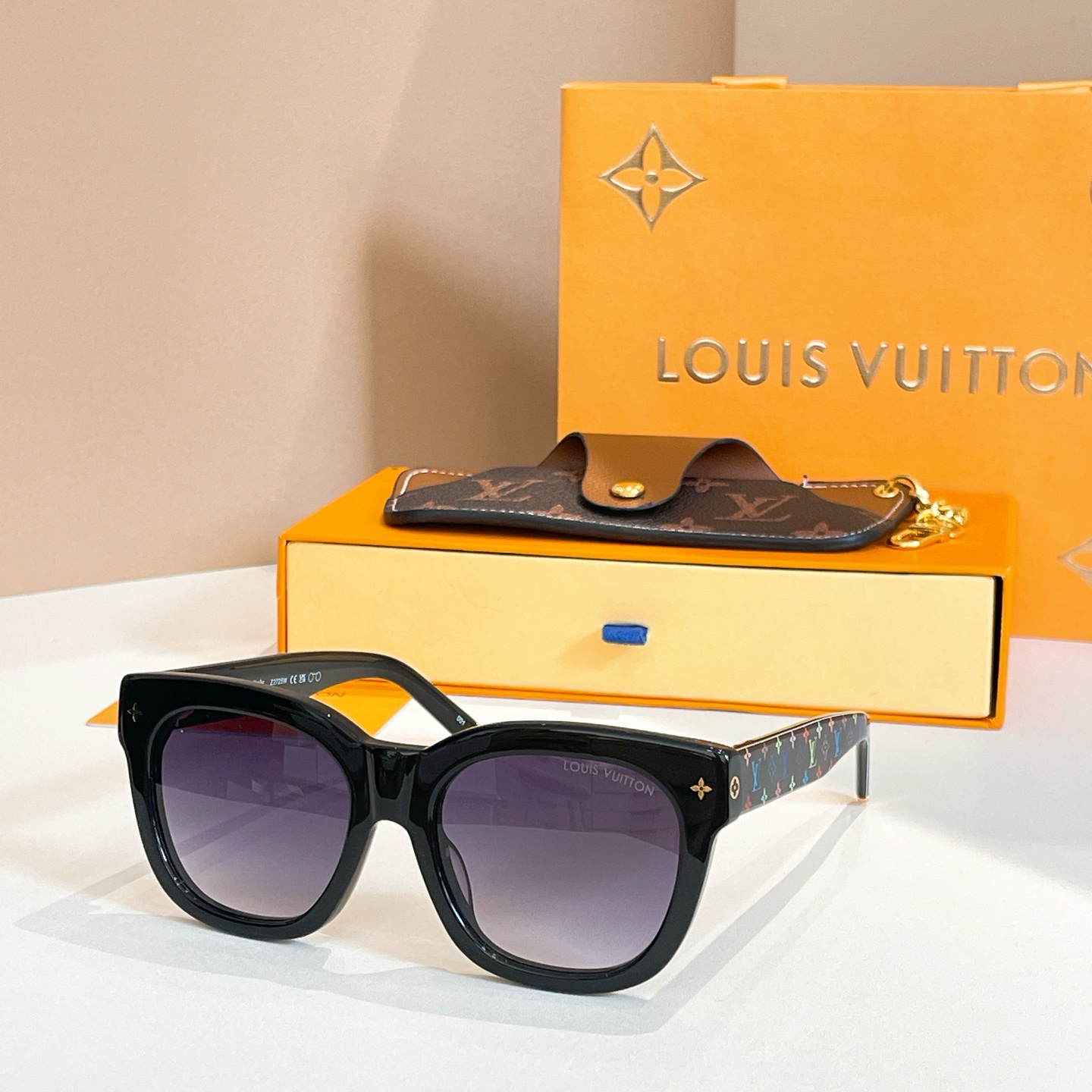 Louis Vuitton LOUIS VUITTON太阳眼镜