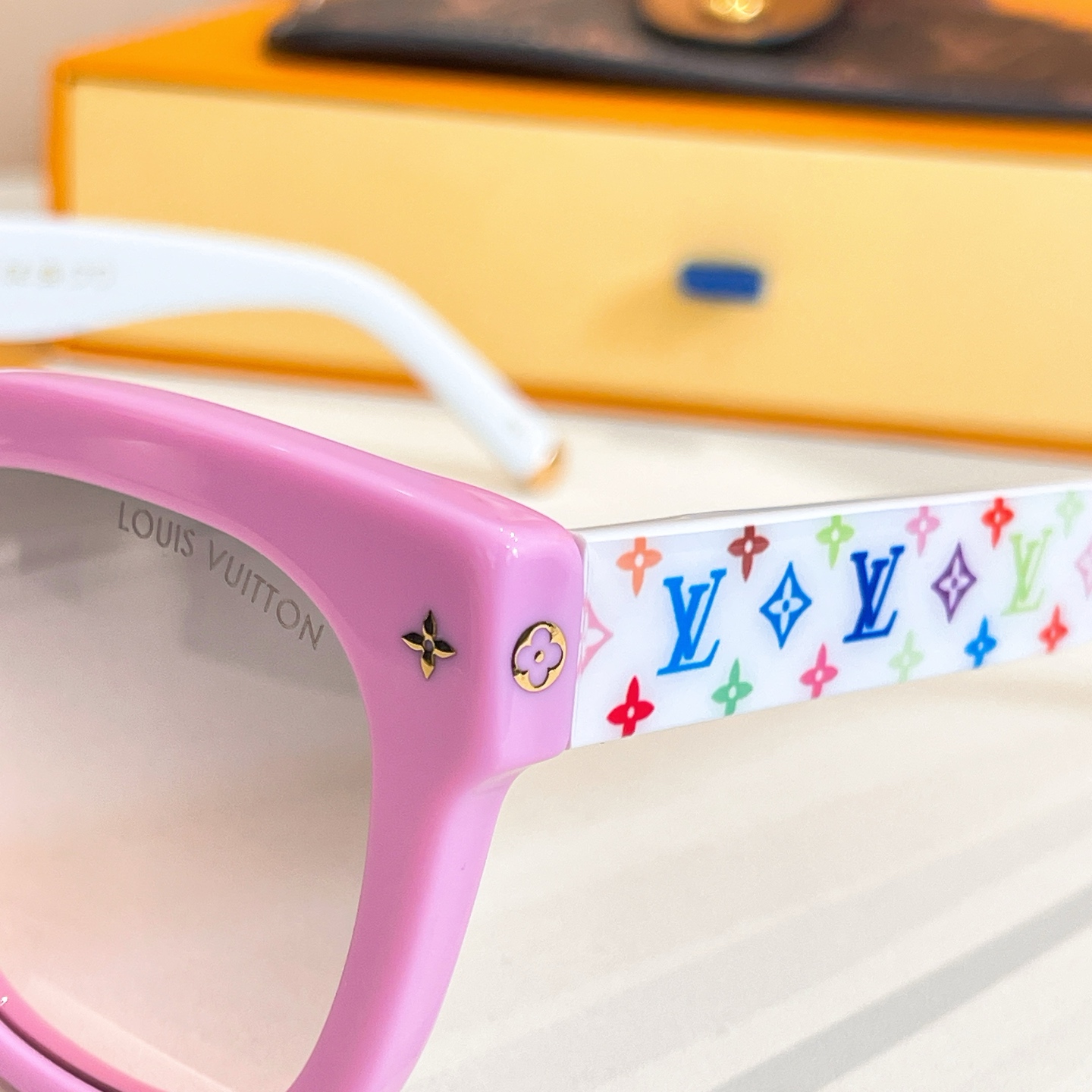 Louis Vuitton LOUIS VUITTON太阳眼镜
