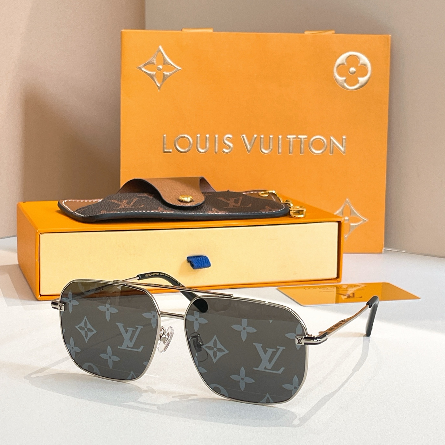 LOUIS VUITTO*✨✨✨MODEL：Z1309 ✨✨✨ SIZE：53口22-145✨✨✨