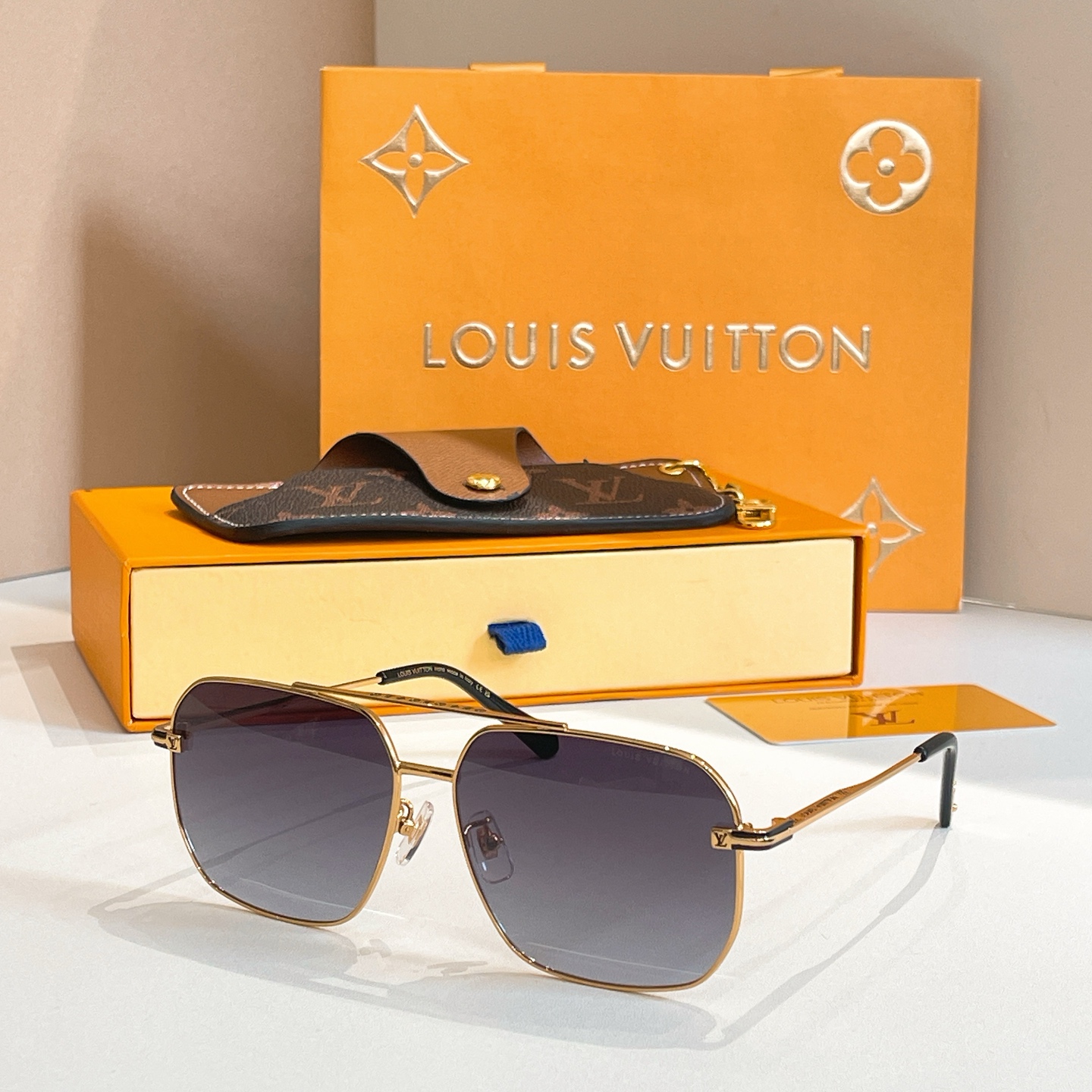 LOUIS VUITTO*✨✨✨MODEL：Z1309 ✨✨✨ SIZE：53口22-145✨✨✨