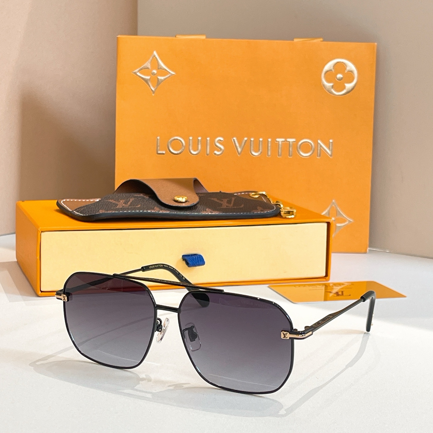 LOUIS VUITTO*✨✨✨MODEL：Z1309 ✨✨✨ SIZE：53口22-145✨✨✨