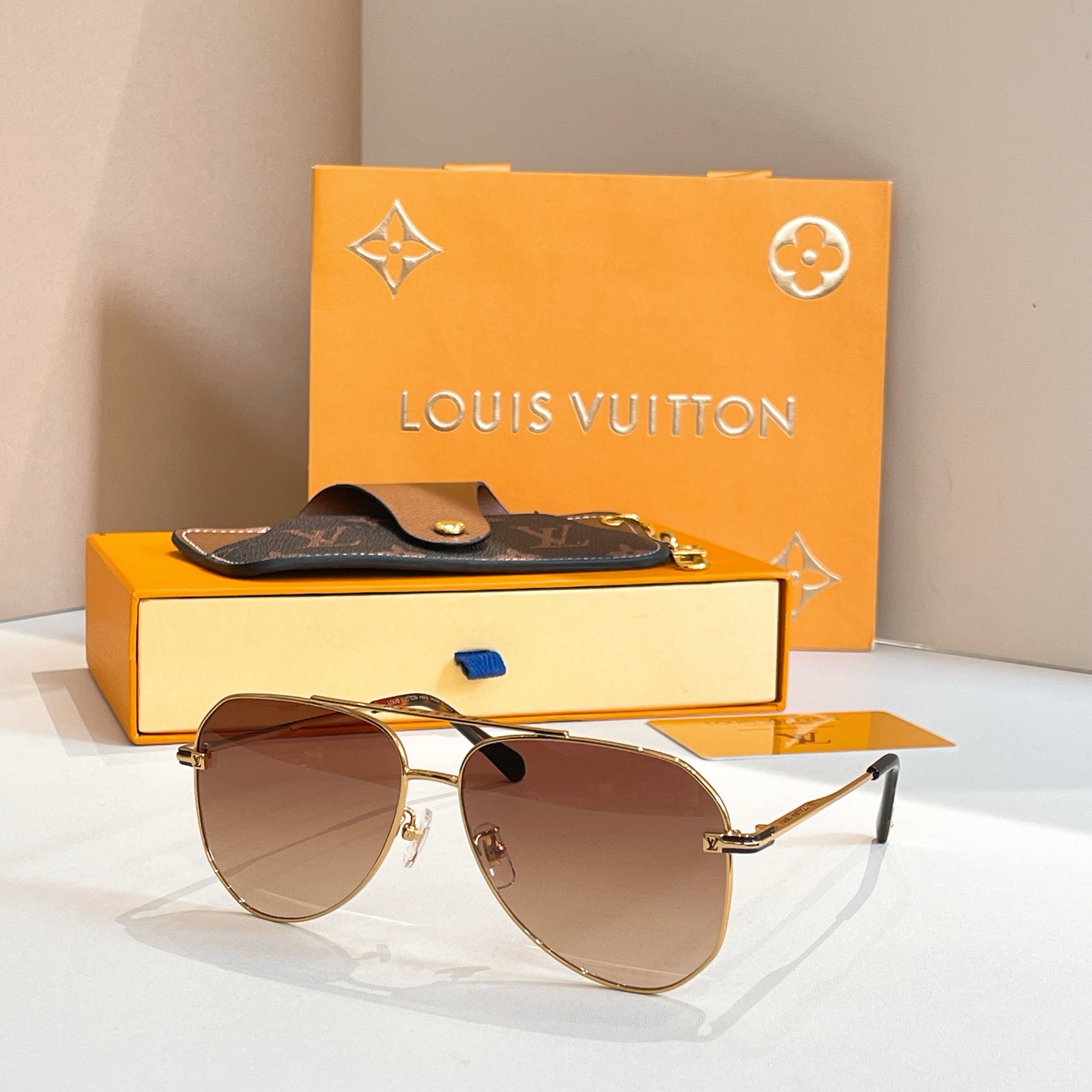 LOUIS VUITTO*✨✨✨MODEL：Z1308 ✨✨✨ SIZE：53口22-145✨✨✨