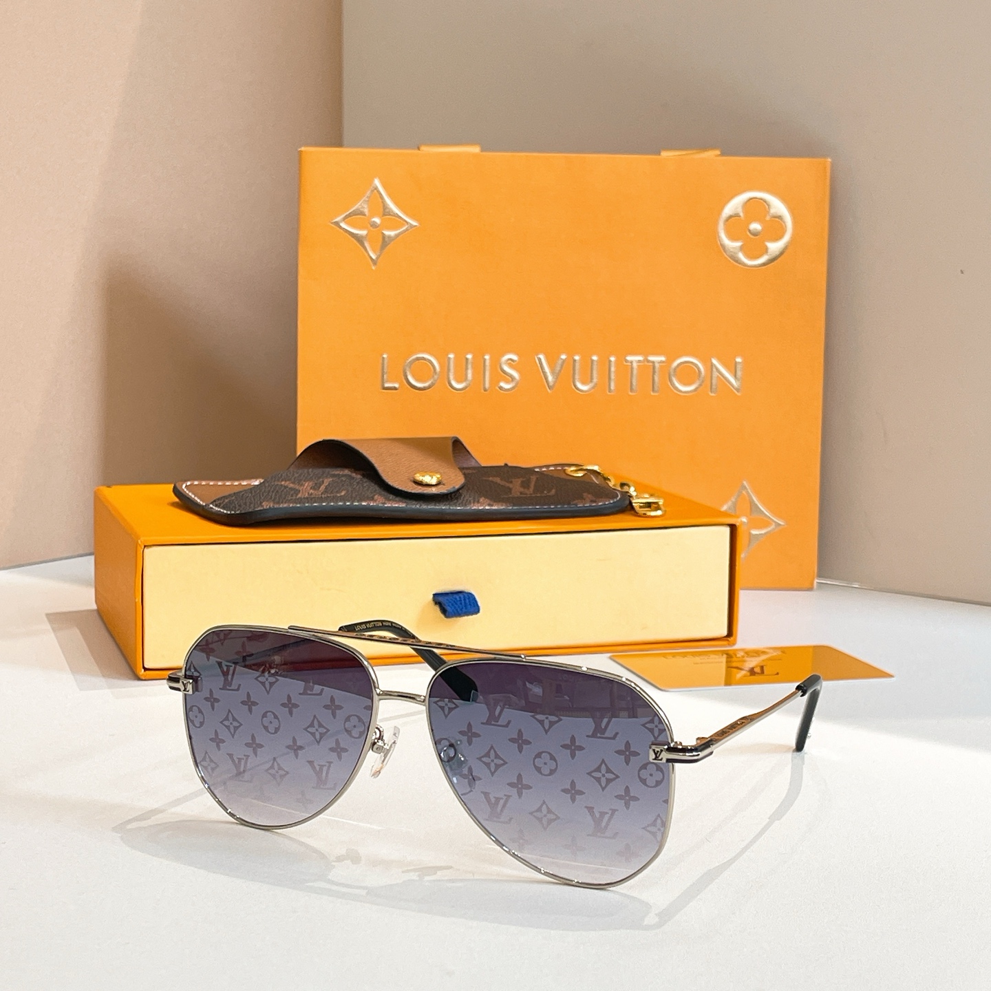 LOUIS VUITTO*✨✨✨MODEL：Z1308 ✨✨✨ SIZE：53口22-145✨✨✨