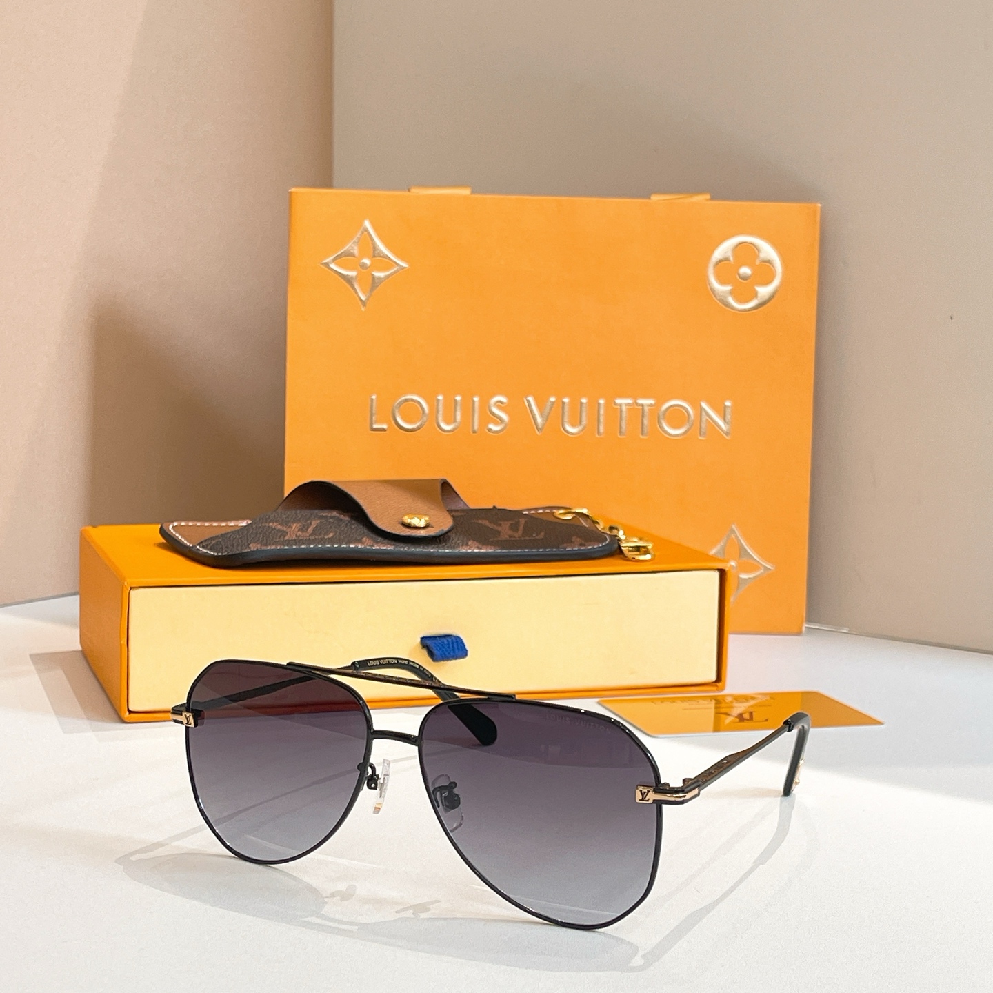LOUIS VUITTO*✨✨✨MODEL：Z1308 ✨✨✨ SIZE：53口22-145✨✨✨