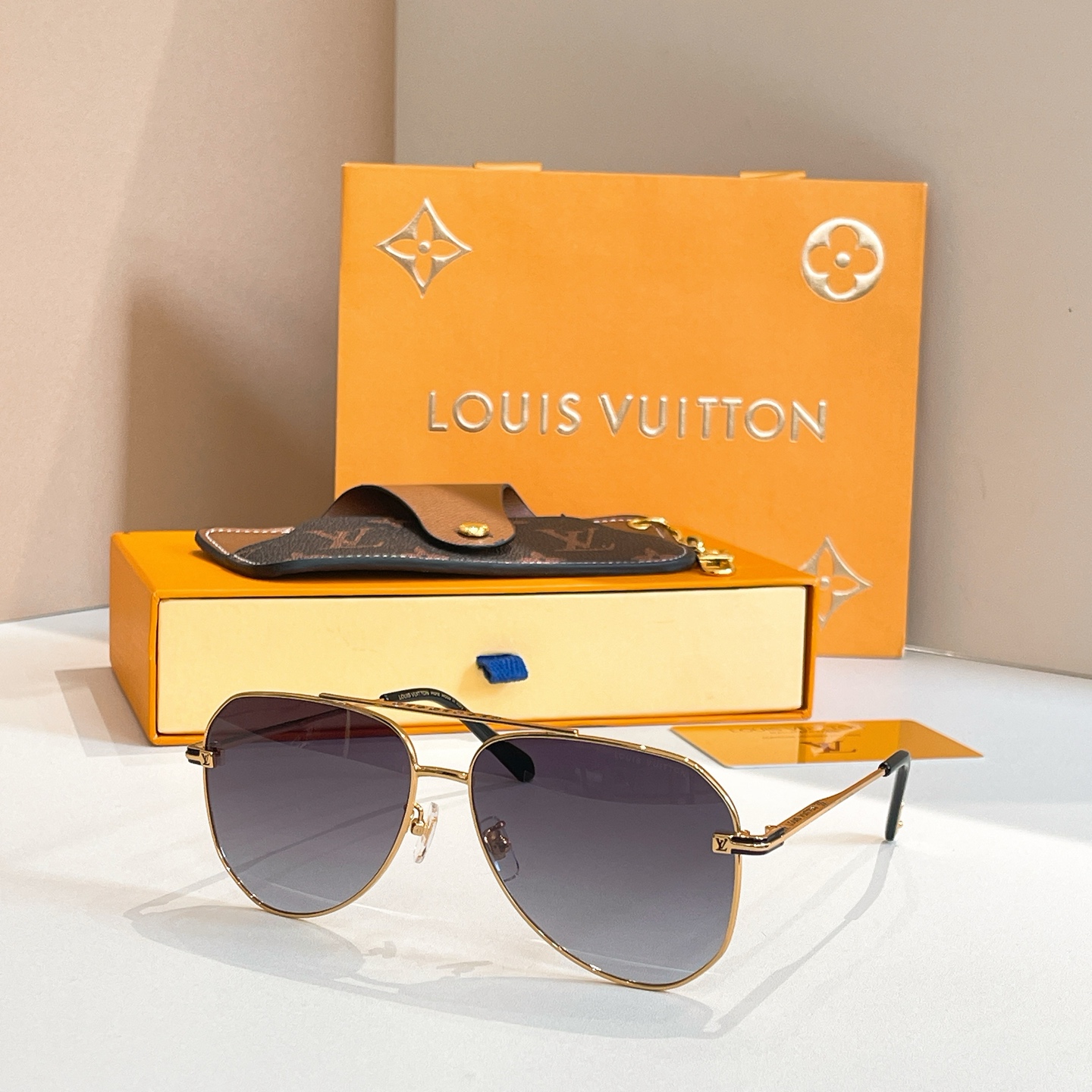 LOUIS VUITTO*✨✨✨MODEL：Z1308 ✨✨✨ SIZE：53口22-145✨✨✨