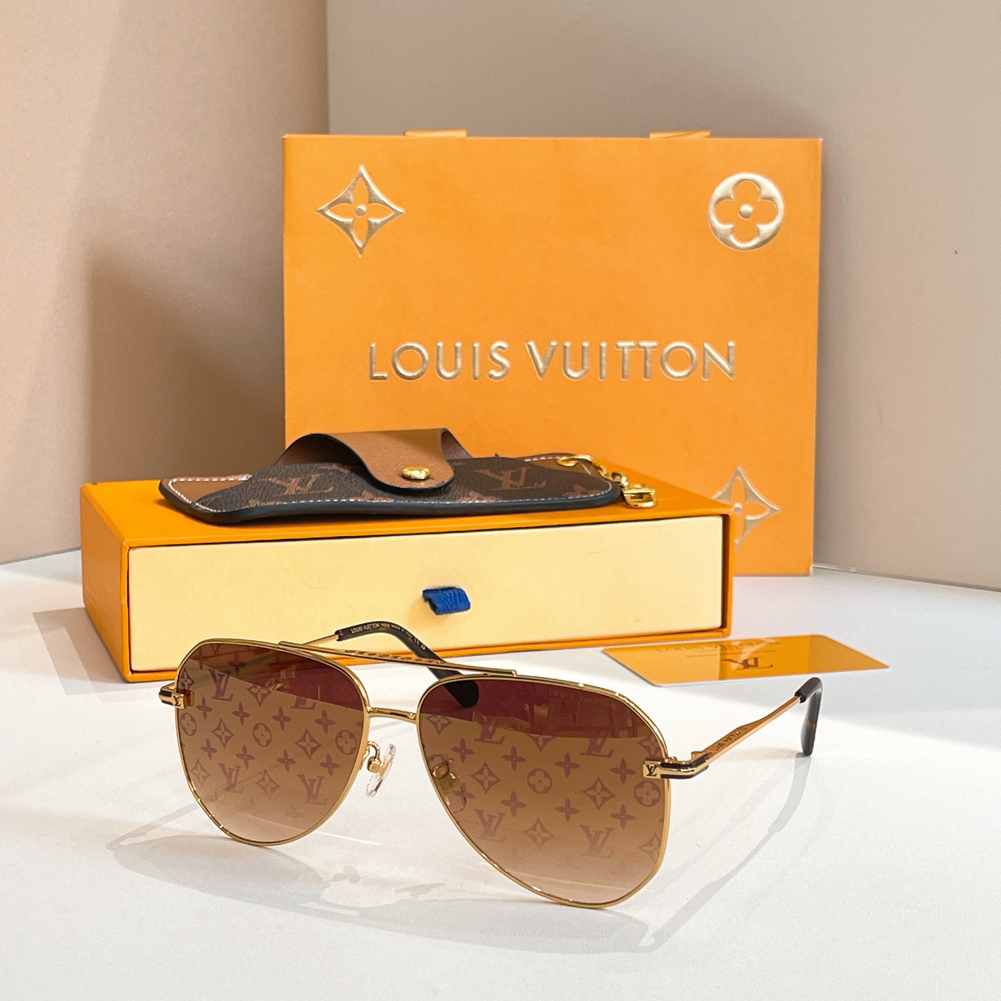 LOUIS VUITTO*✨✨✨MODEL：Z1308 ✨✨✨ SIZE：53口22-145✨✨✨