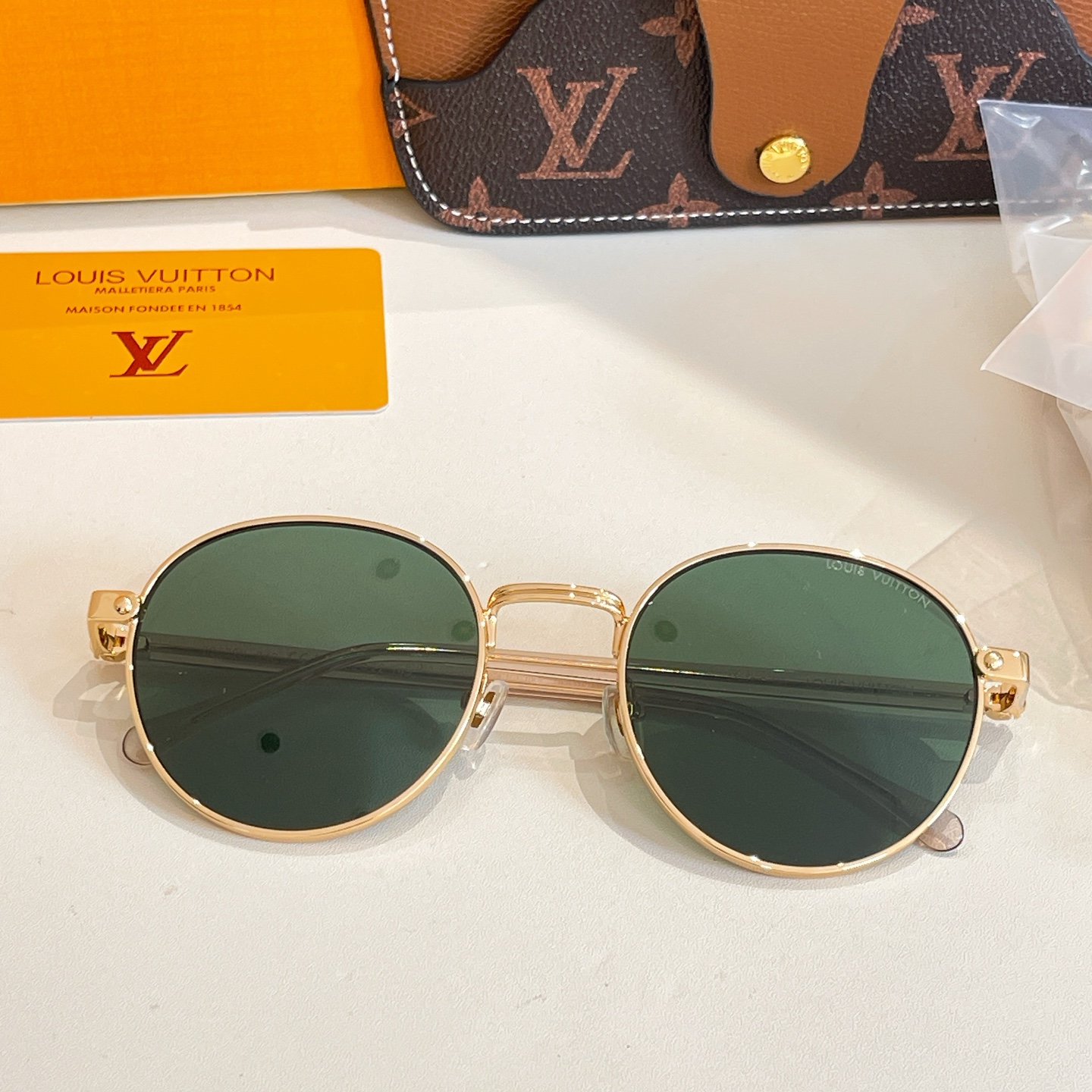 Louis Vuitton LOUIS VUITTON太阳眼镜