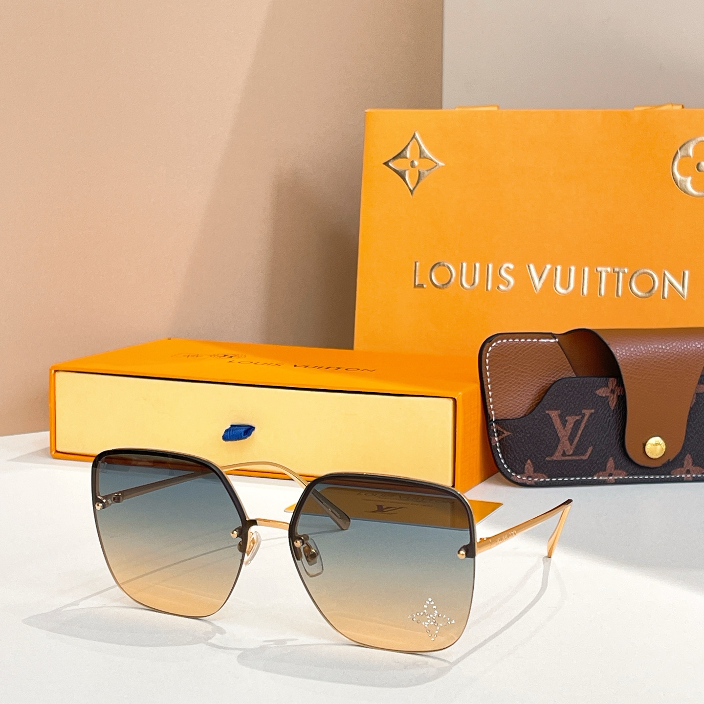 LOUIS VUITTO*✨✨✨MODEL：Z2014U✨✨✨ SIZE：63口17-142✨✨✨