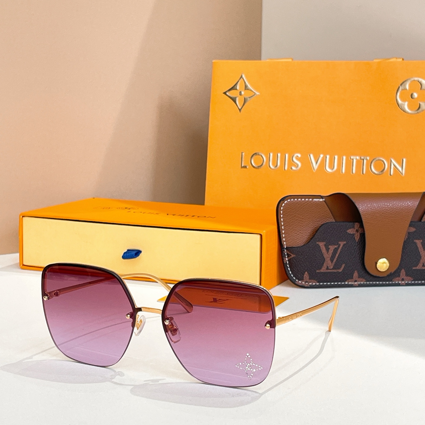 LOUIS VUITTO*✨✨✨MODEL：Z2014U✨✨✨ SIZE：63口17-142✨✨✨