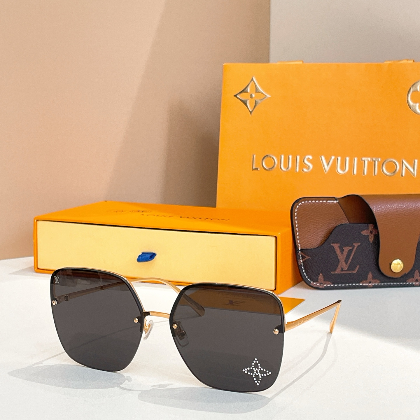 LOUIS VUITTO*✨✨✨MODEL：Z2014U✨✨✨ SIZE：63口17-142✨✨✨