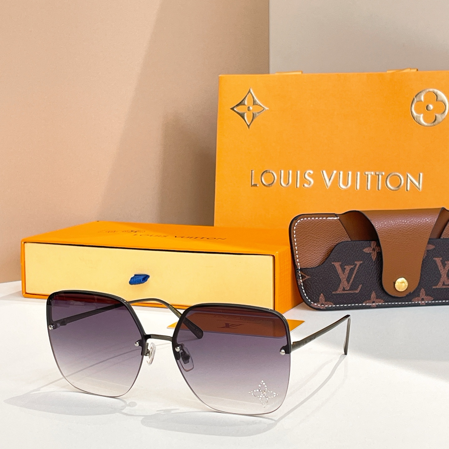 LOUIS VUITTO*✨✨✨MODEL：Z2014U✨✨✨ SIZE：63口17-142✨✨✨