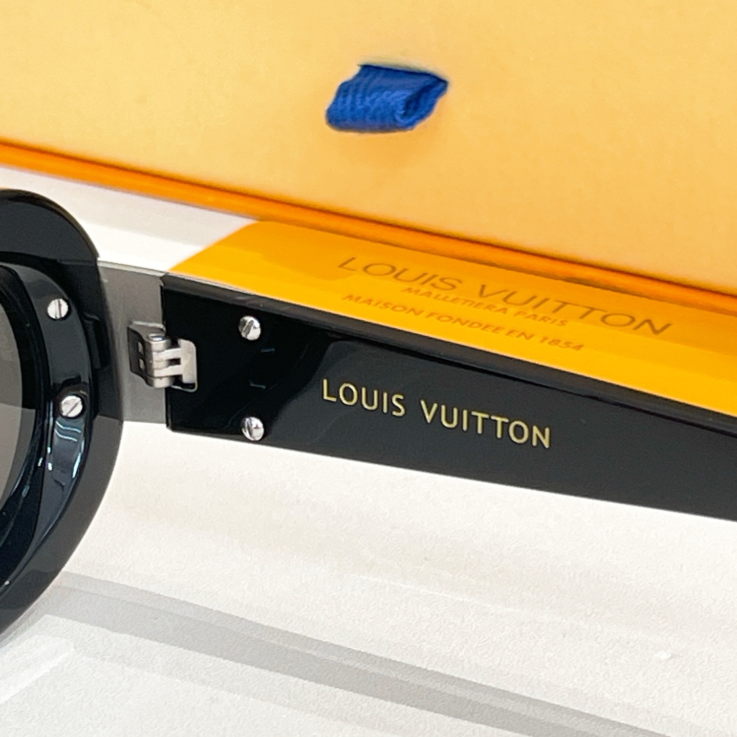 LOUIS VUITTO*✨✨✨MODEL：Z2600U✨✨✨ SIZE：53口20-145✨✨✨