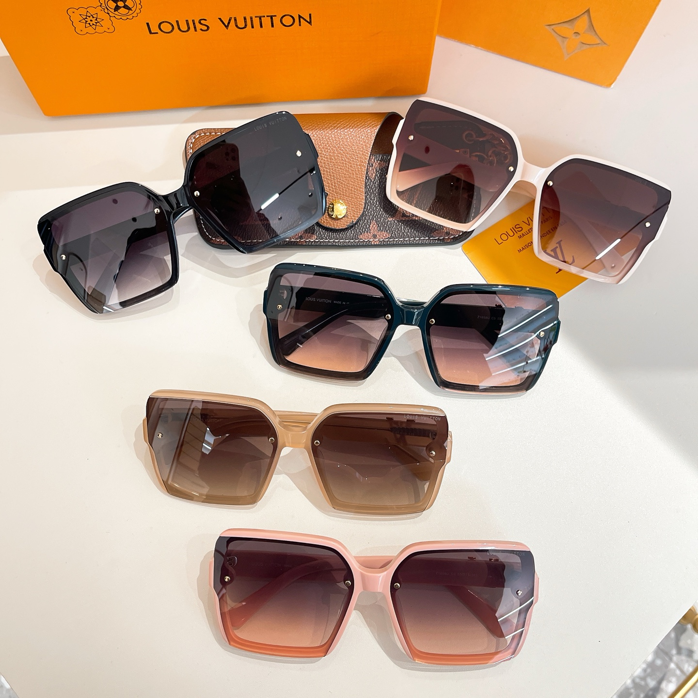 LOUIS VUITTO*🌟🌟🌟MODEL：Z1658U 🌟🌟🌟SIZE：51口20-140🌟🌟🌟