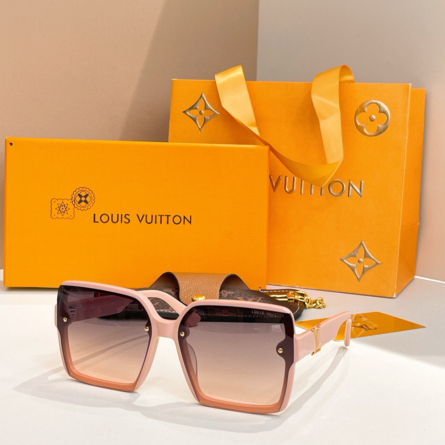 LOUIS VUITTO*🌟🌟🌟MODEL：Z1658U 🌟🌟🌟SIZE：51口20-140🌟🌟🌟