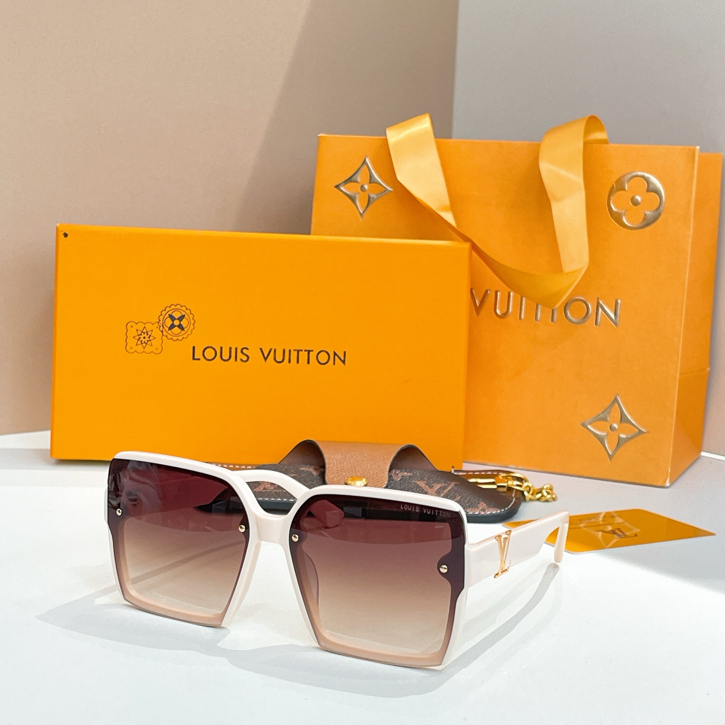 LOUIS VUITTO*🌟🌟🌟MODEL：Z1658U 🌟🌟🌟SIZE：51口20-140🌟🌟🌟