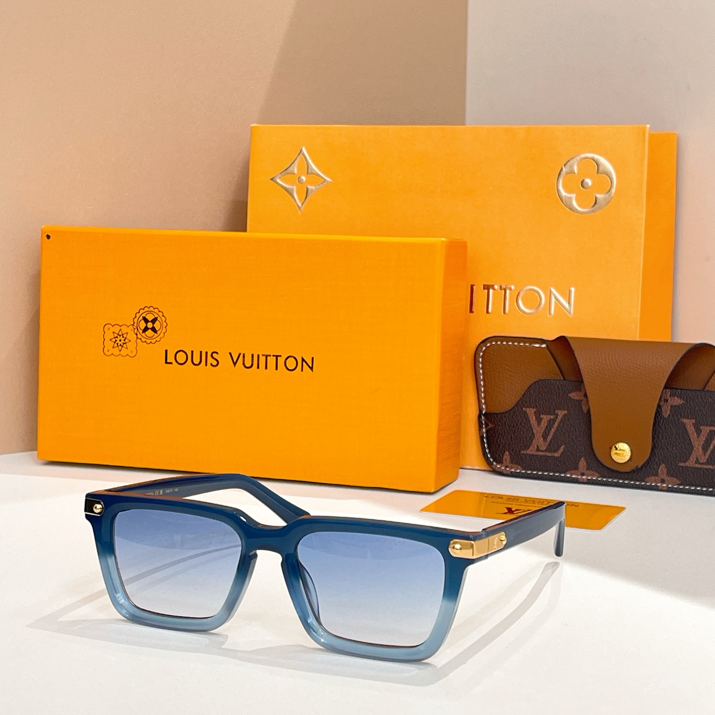 LOUIS VUITTO*🌟🌟🌟MODEL：Z1974U🌟🌟🌟SIZE：54口19-145🌟🌟🌟，变色镜