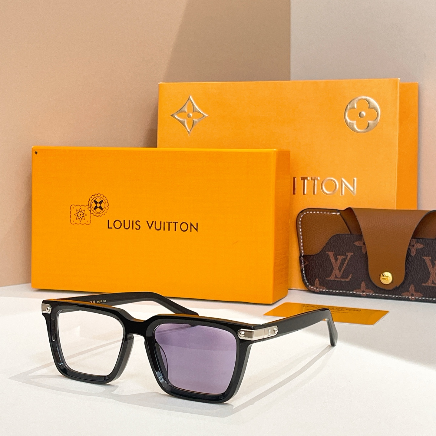 LOUIS VUITTO*🌟🌟🌟MODEL：Z1974U🌟🌟🌟SIZE：54口19-145🌟🌟🌟，变色镜