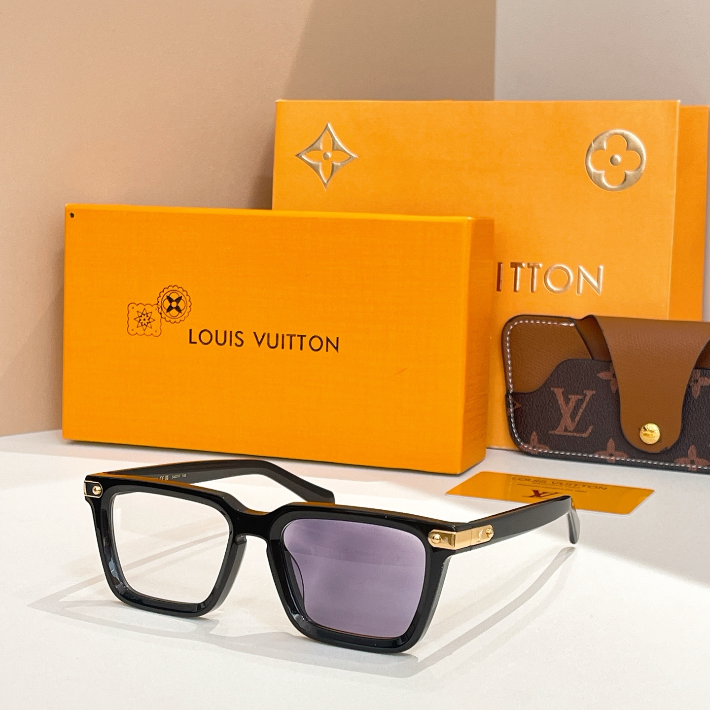 LOUIS VUITTO*🌟🌟🌟MODEL：Z1974U🌟🌟🌟SIZE：54口19-145🌟🌟🌟，变色镜