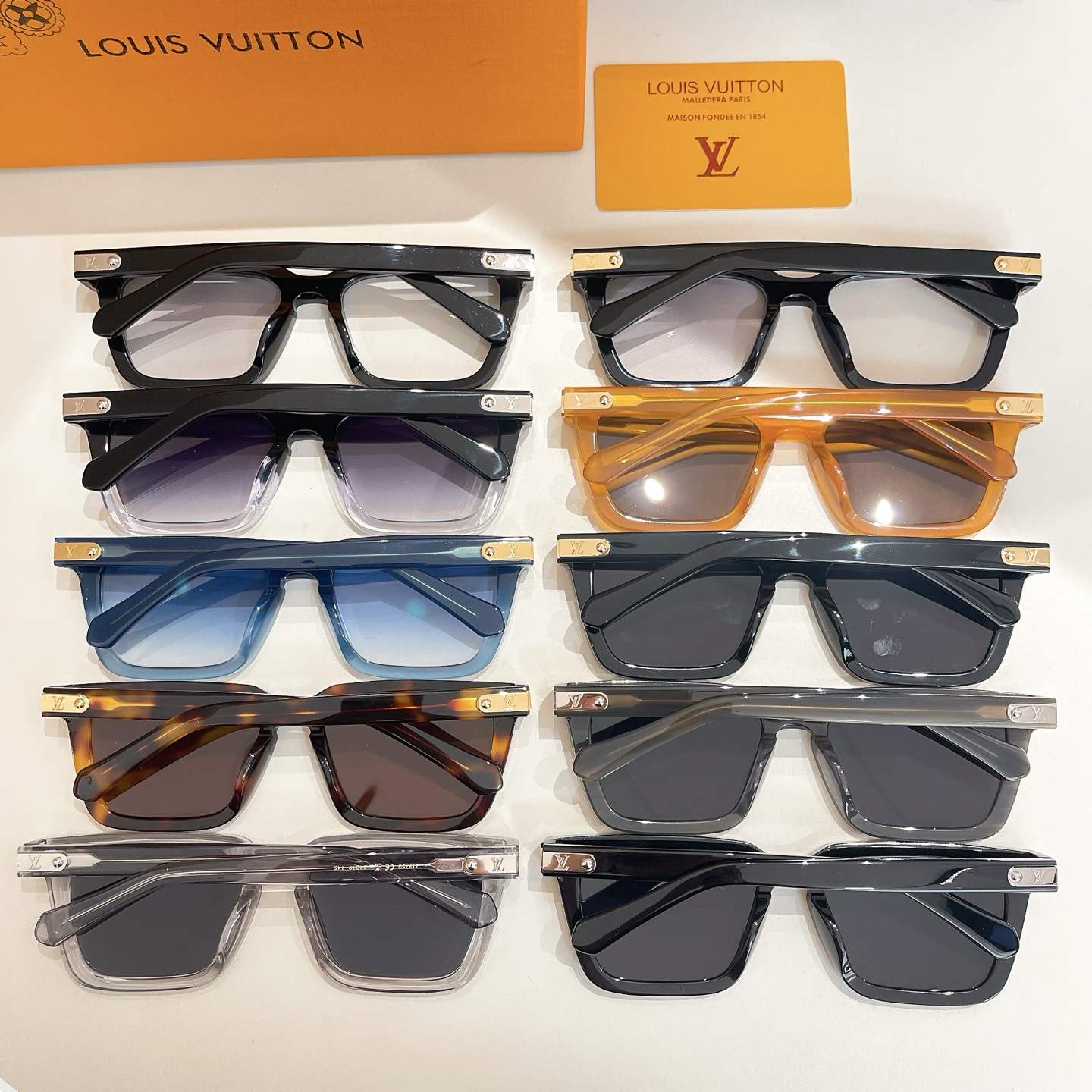 LOUIS VUITTO*🌟🌟🌟MODEL：Z1974U🌟🌟🌟SIZE：54口19-145🌟🌟🌟，变色镜
