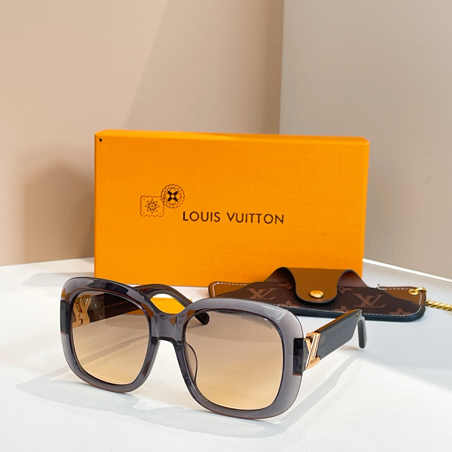 LOUIS VUITTO*✨✨✨MODEL：Z2133W✨✨✨ SIZE：55口19-140✨✨✨