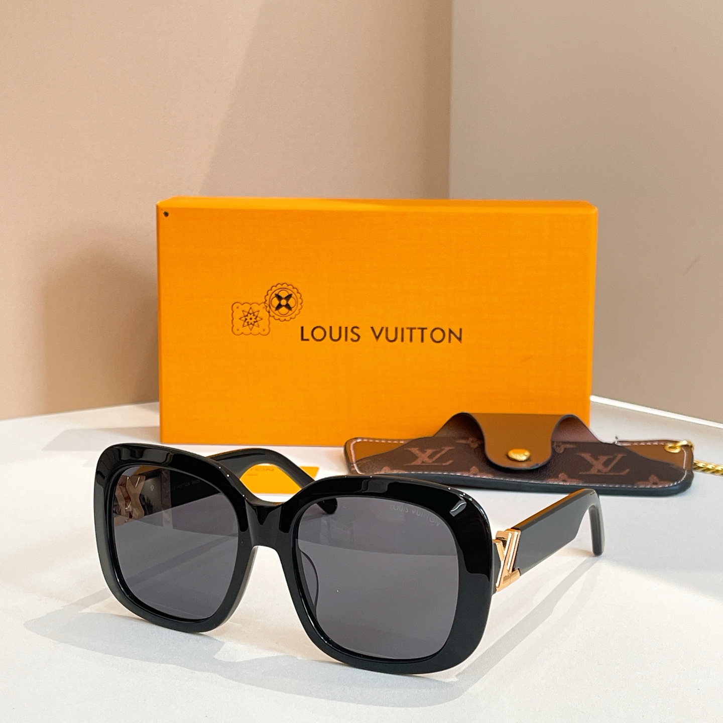 LOUIS VUITTO*✨✨✨MODEL：Z2133W✨✨✨ SIZE：55口19-140✨✨✨