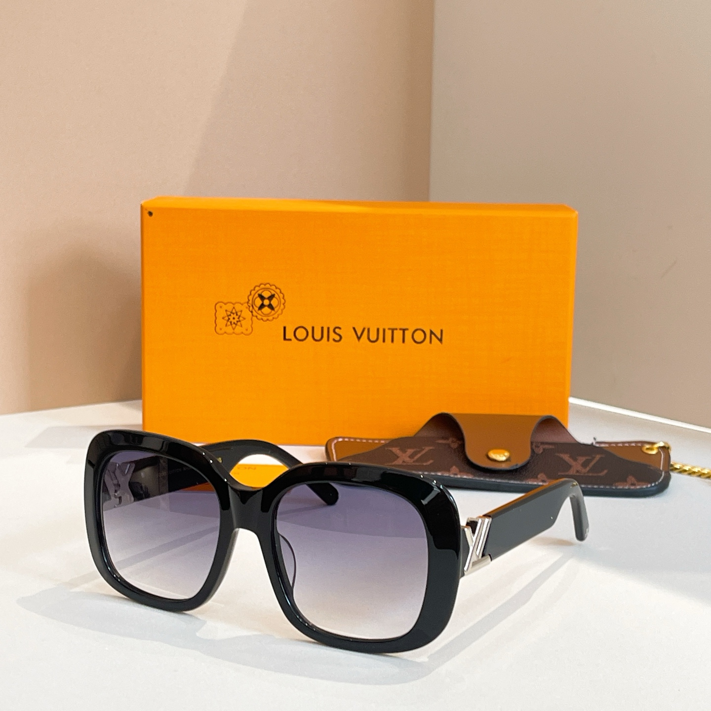 LOUIS VUITTO*✨✨✨MODEL：Z2133W✨✨✨ SIZE：55口19-140✨✨✨