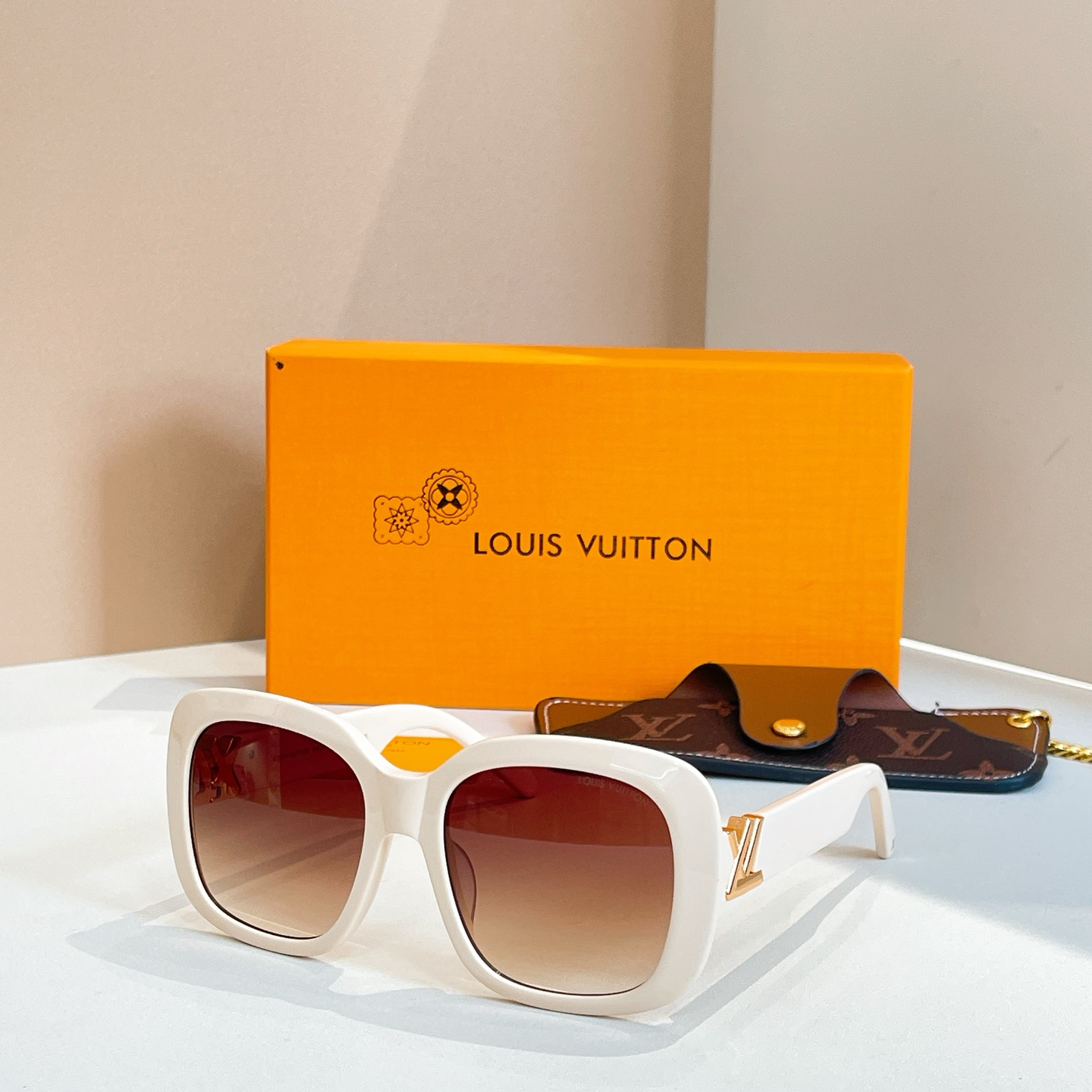LOUIS VUITTO*✨✨✨MODEL：Z2133W✨✨✨ SIZE：55口19-140✨✨✨