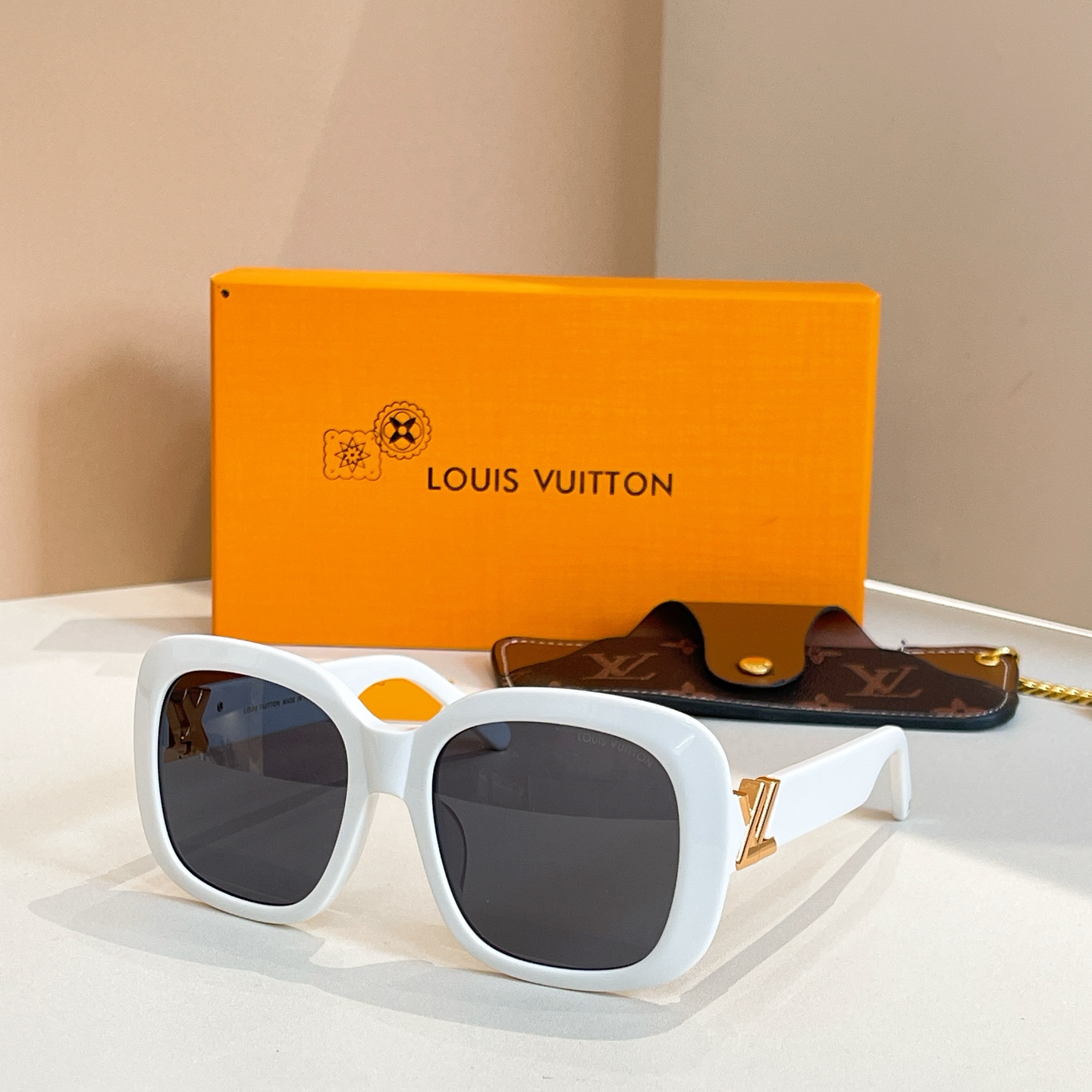 LOUIS VUITTO*✨✨✨MODEL：Z2133W✨✨✨ SIZE：55口19-140✨✨✨
