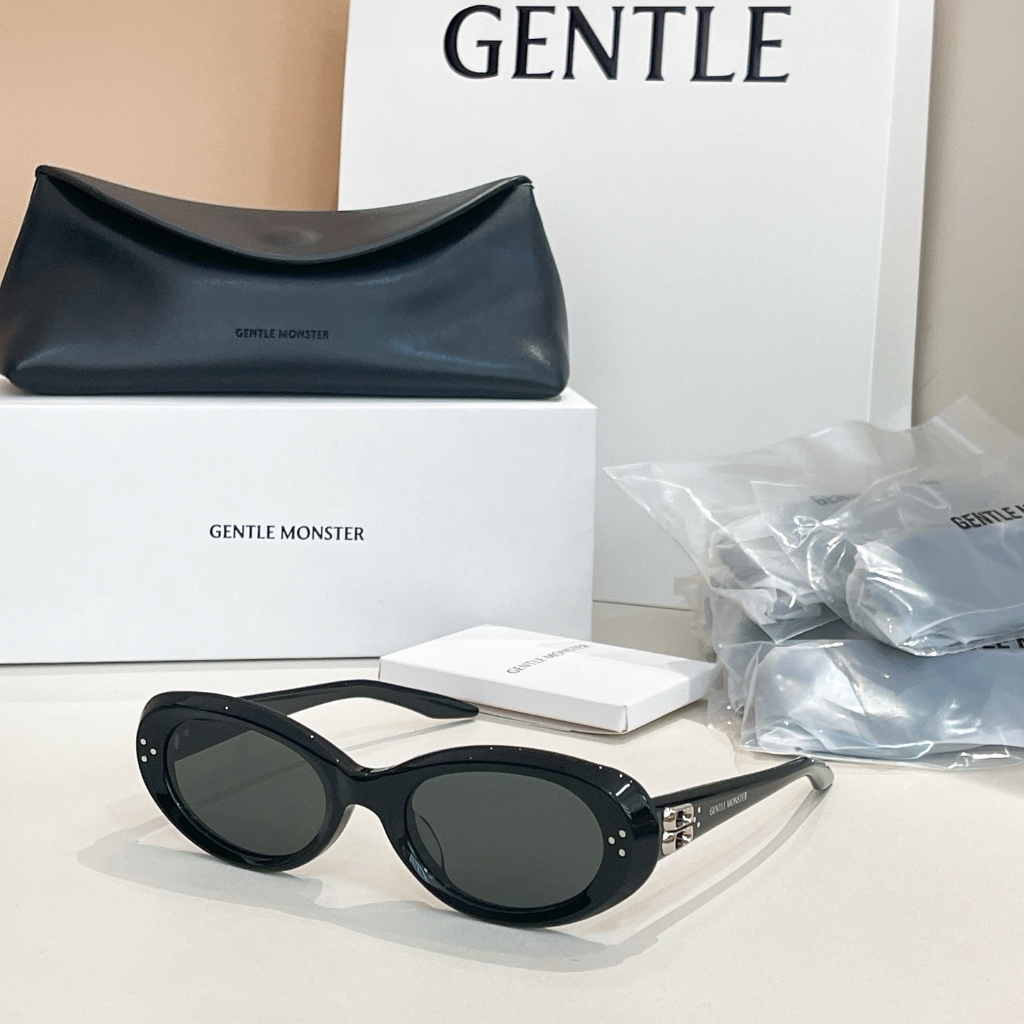 GENTLE MONSTE*🐼🐼🐼MODEL：COCOA🐼🐼🐼SIZE：54口22-146🐼🐼🐼高版本~
