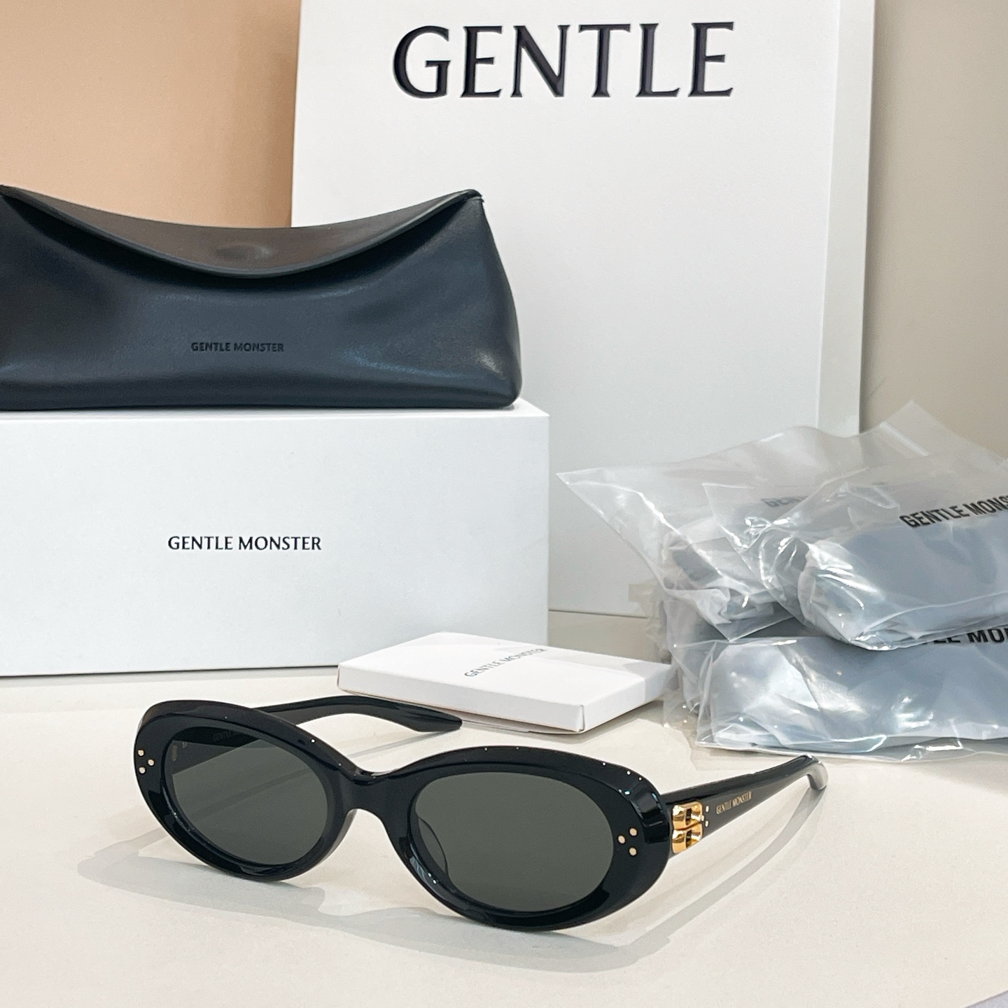 GENTLE MONSTE*🐼🐼🐼MODEL：COCOA🐼🐼🐼SIZE：54口22-146🐼🐼🐼高版本~