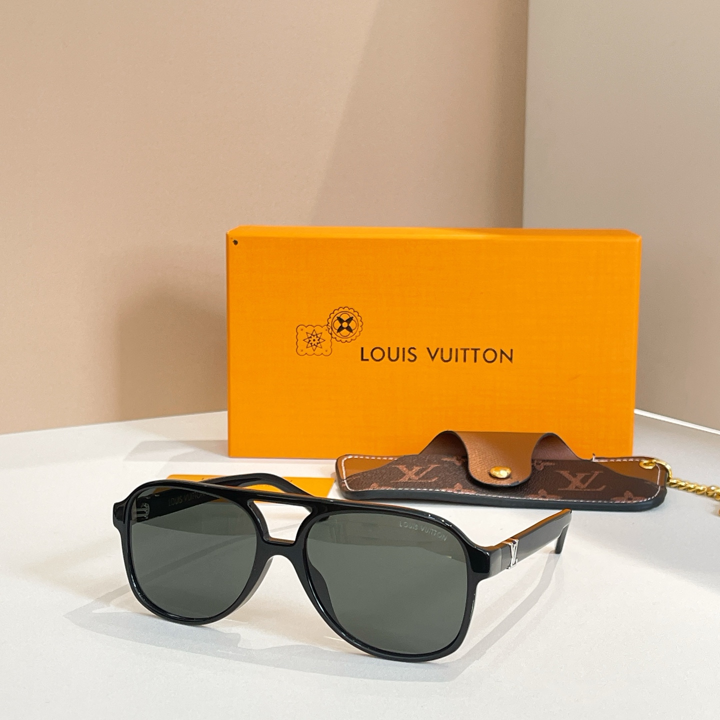 LOUIS VUITTO*🌟🌟🌟MODEL：Z2866U🌟🌟🌟SIZE：55口16-145🌟🌟