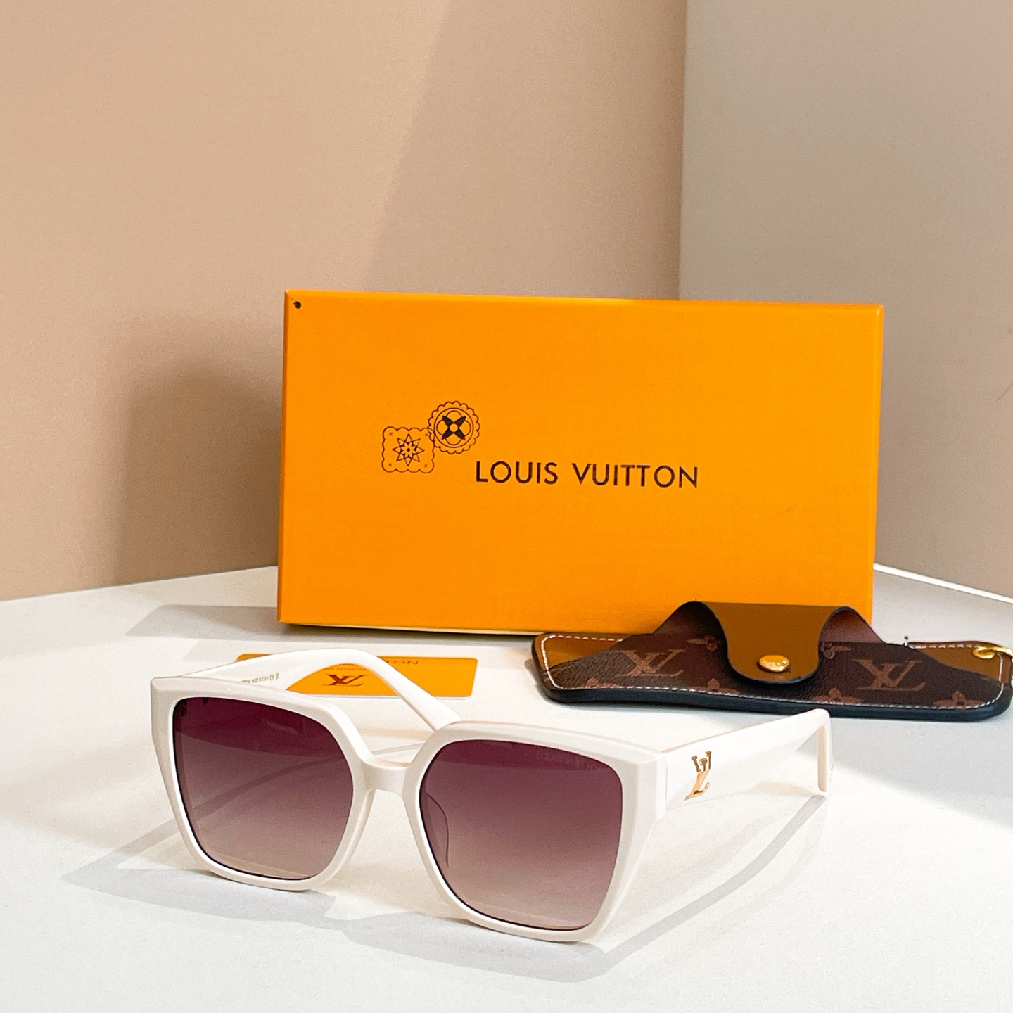 LOUIS VUITTO*🌟🌟🌟MODEL：Z1761 🌟🌟🌟SIZE：51口20-140🌟🌟🌟