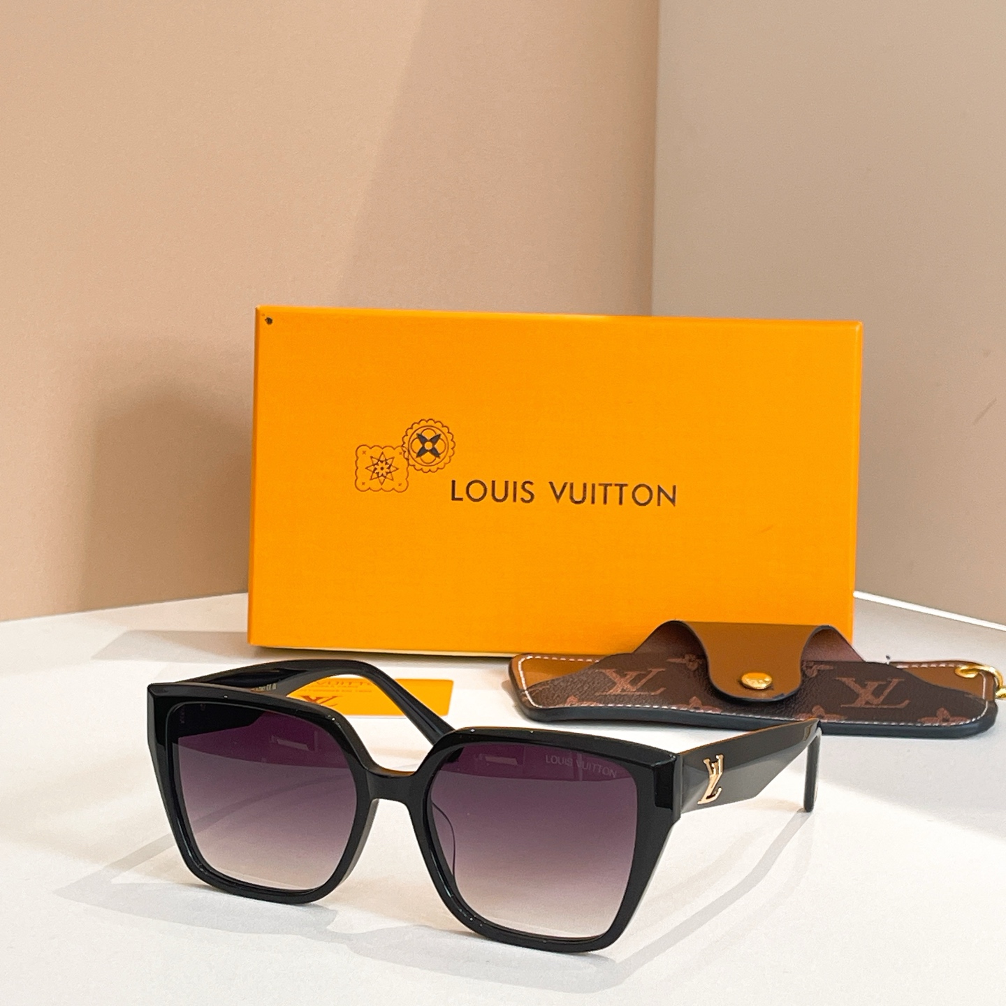 LOUIS VUITTO*🌟🌟🌟MODEL：Z1761 🌟🌟🌟SIZE：51口20-140🌟🌟🌟