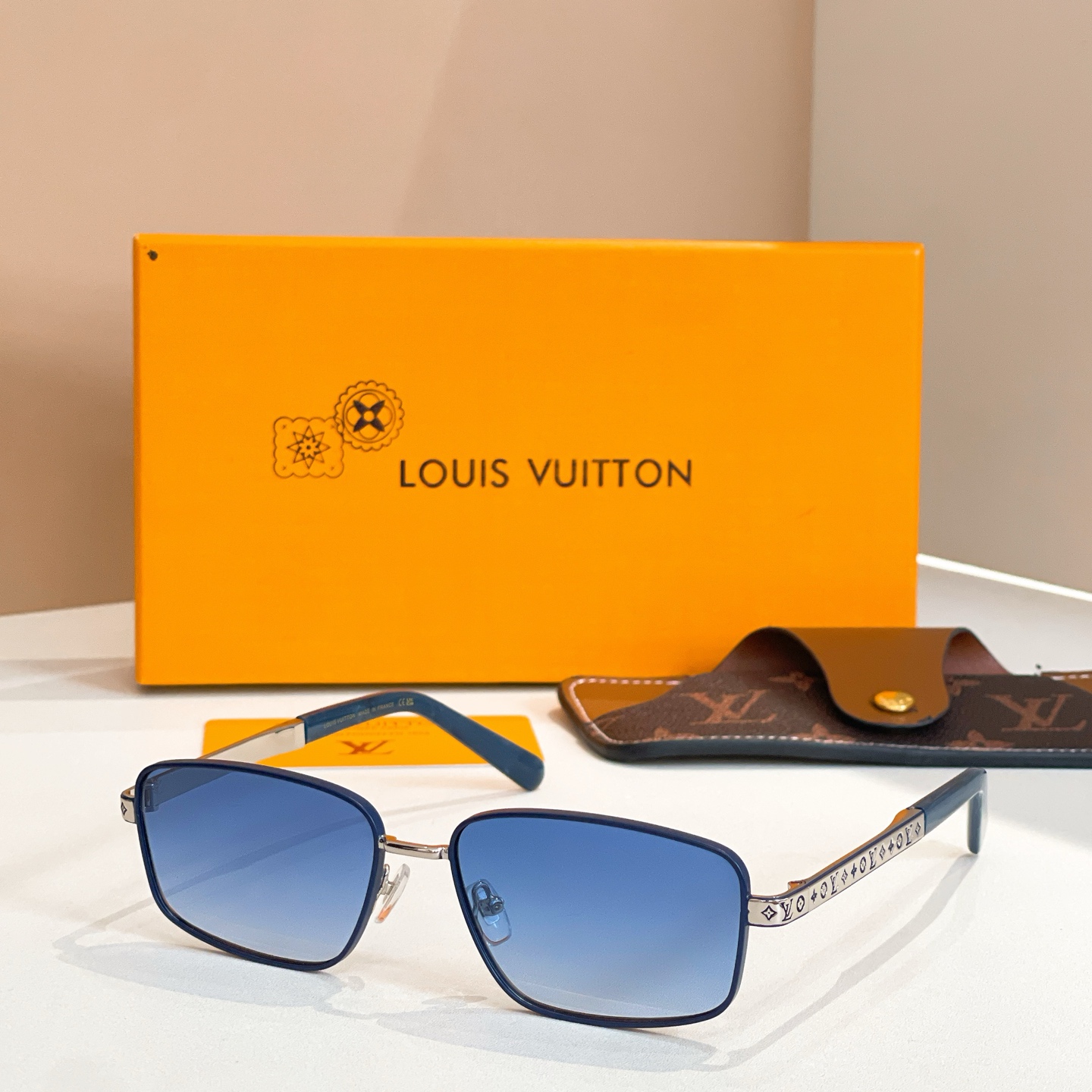 LOUIS VUITTO*✨✨✨MODEL：Z2042U ✨✨✨ SIZE：53口22-145✨✨✨