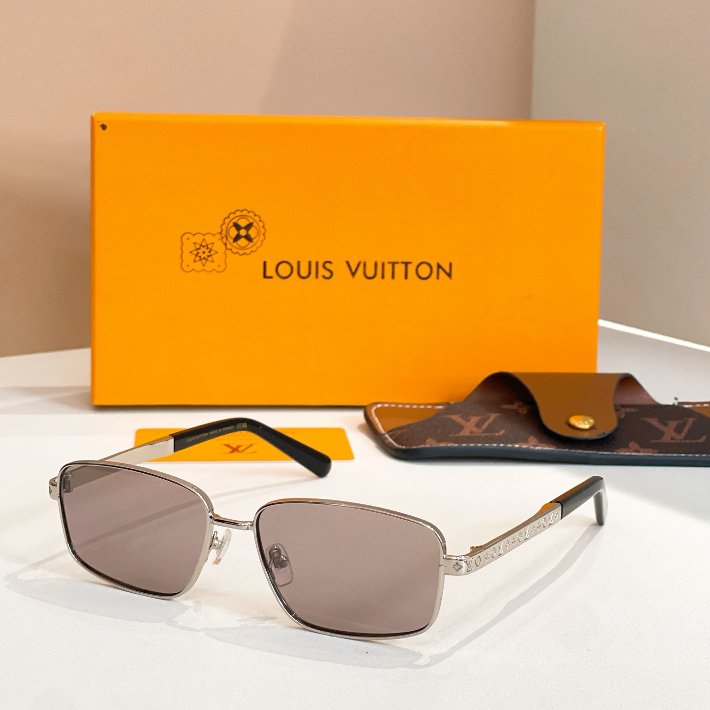 LOUIS VUITTO*✨✨✨MODEL：Z2042U ✨✨✨ SIZE：53口22-145✨✨✨
